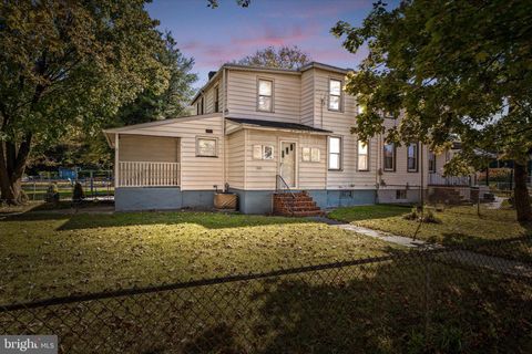 Photo of 1026 W 5th Street W, FLORENCE, NJ 08518 (MLS # NJBL2097994)