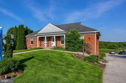 Photo of 735 S Pleasant Avenue, DALLASTOWN, PA 17313 (MLS # PAYK2100596)