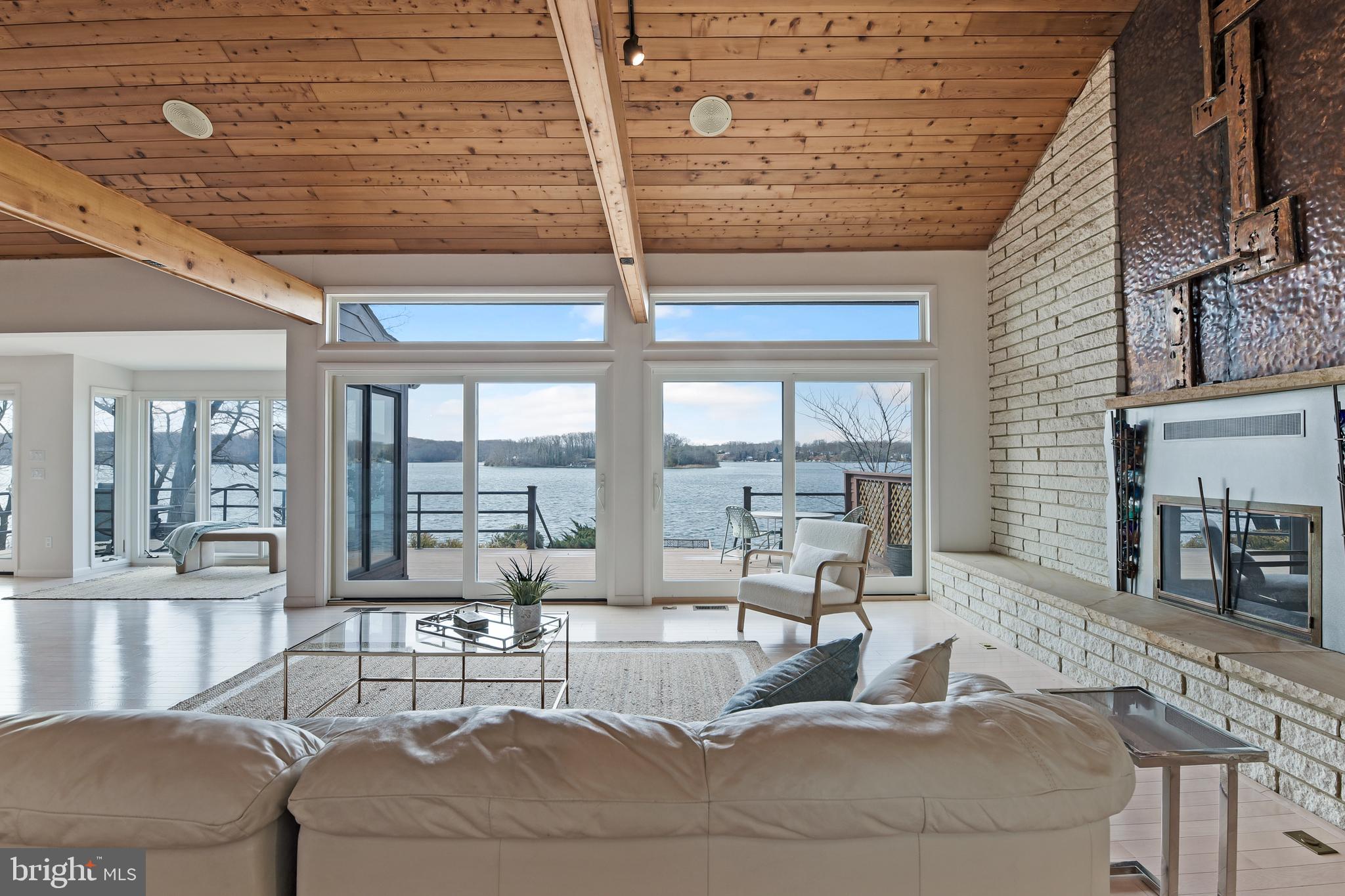 LONG POINT ON THE SEVERN - Residential