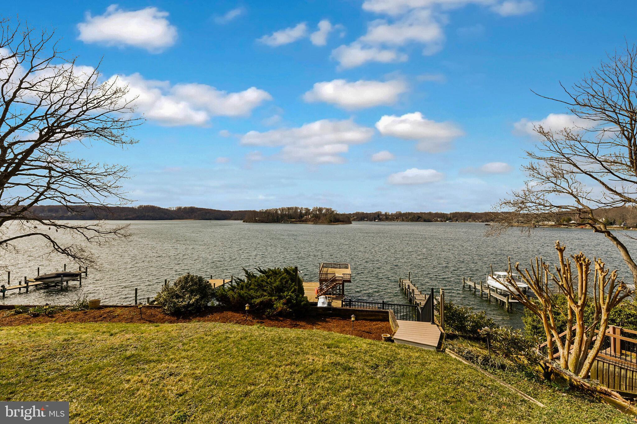 LONG POINT ON THE SEVERN - Residential