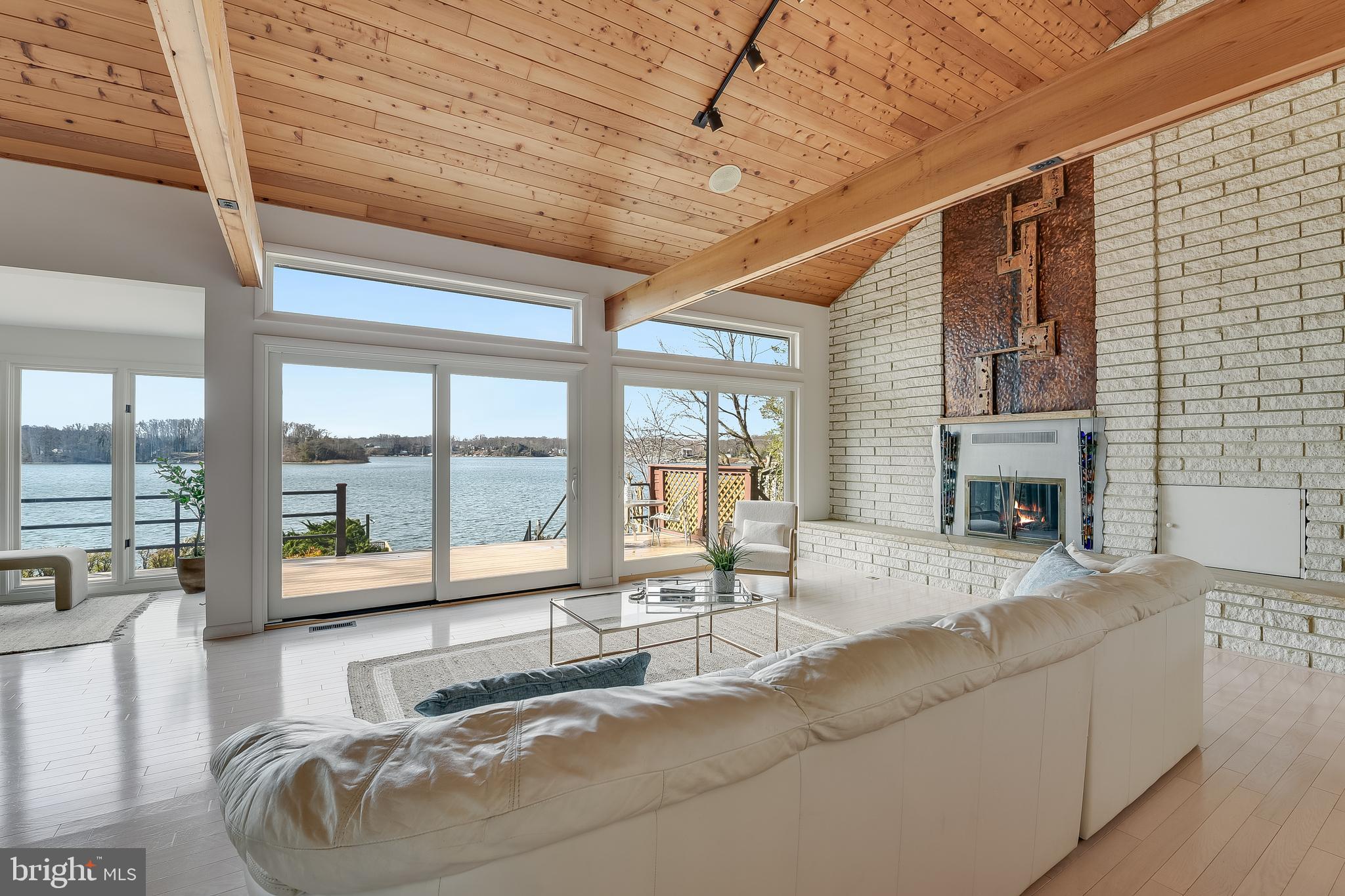 LONG POINT ON THE SEVERN - Residential