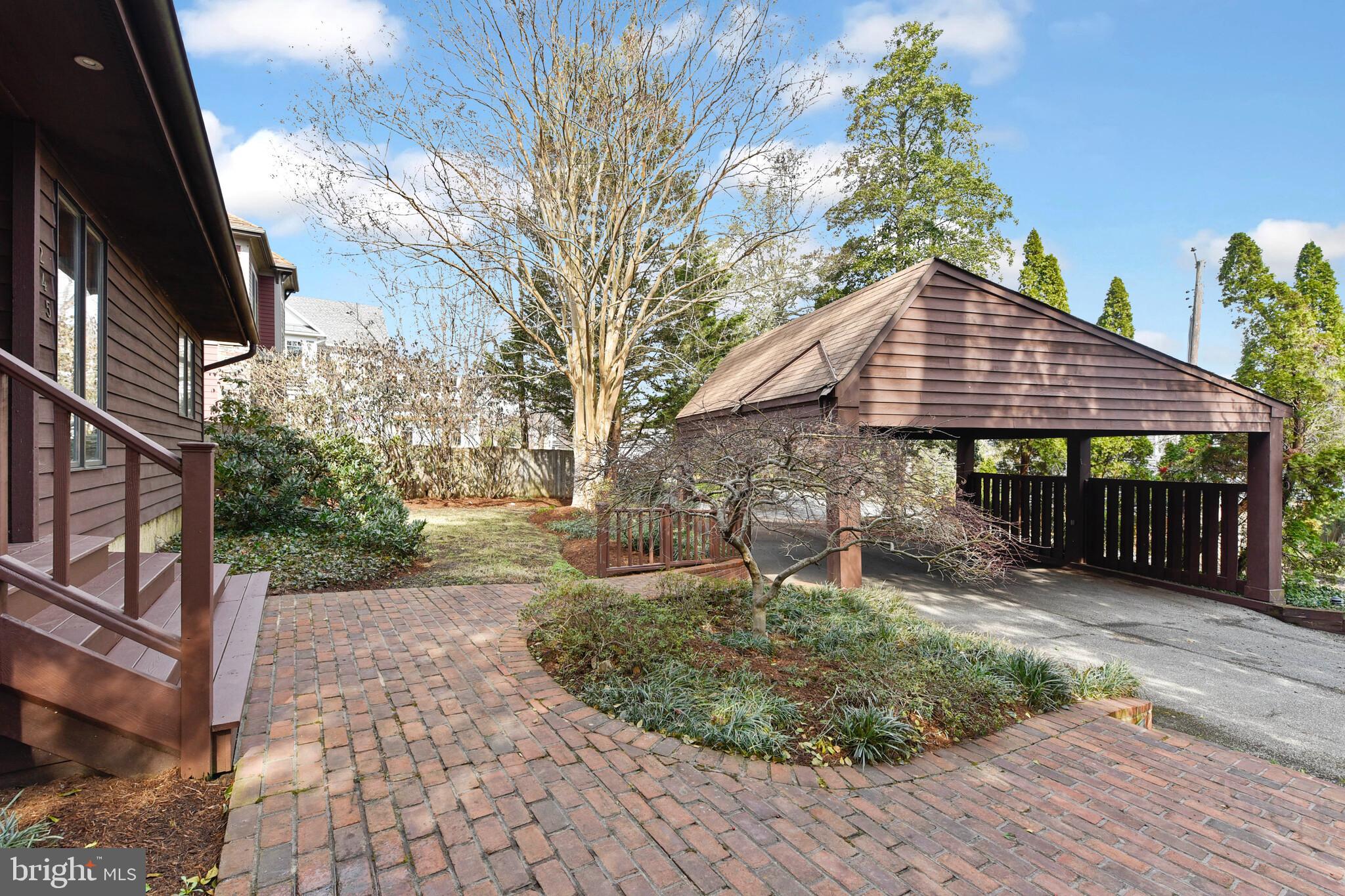 LONG POINT ON THE SEVERN - Residential