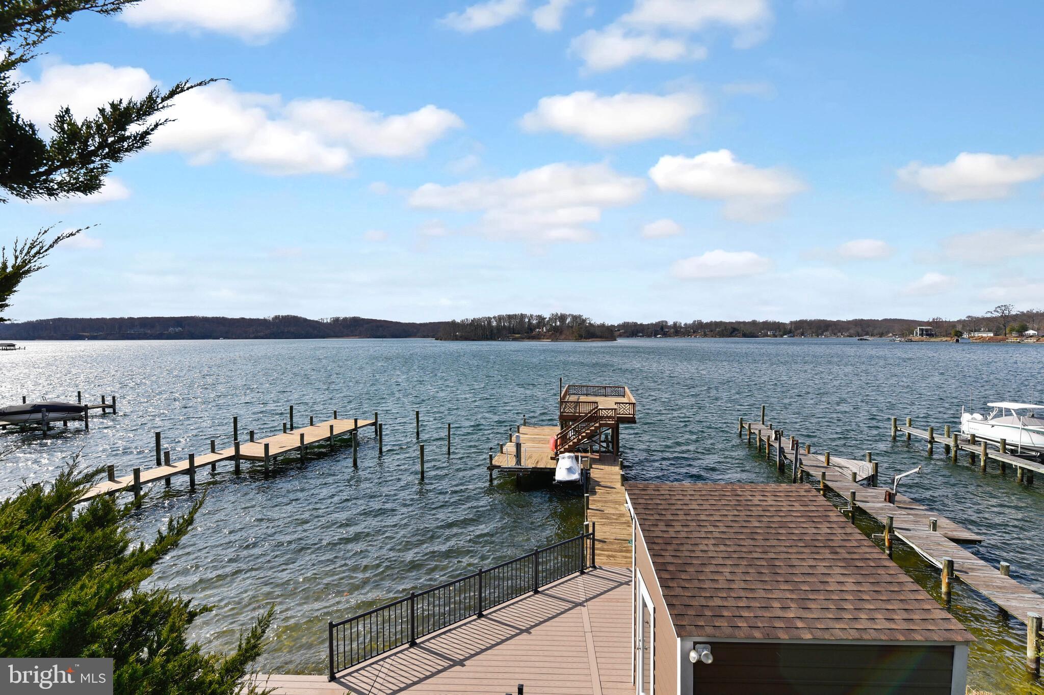LONG POINT ON THE SEVERN - Residential