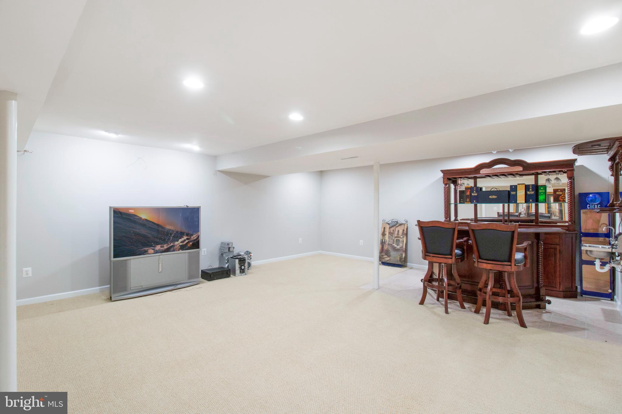 LOGANS RUN - Residential