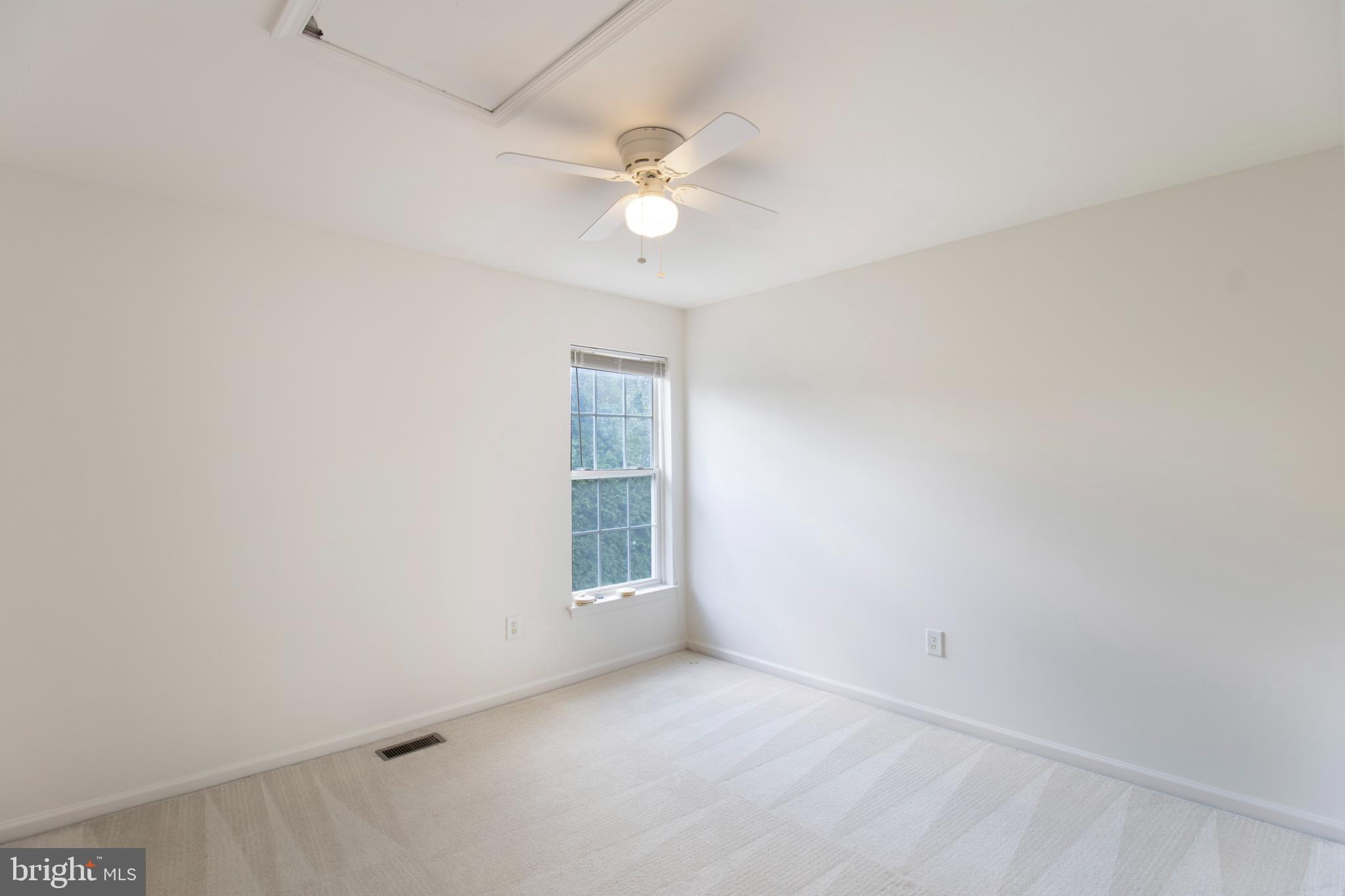 LOGANS RUN - Residential