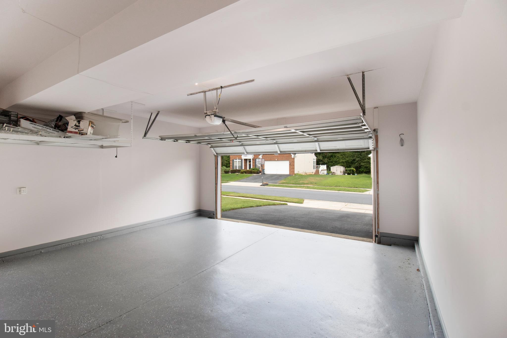 LOGANS RUN - Residential