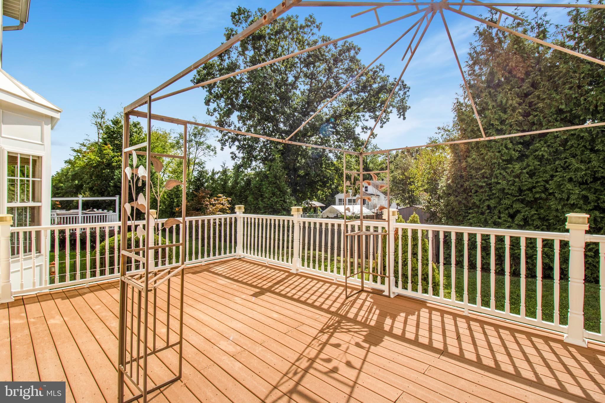 LOGANS RUN - Residential