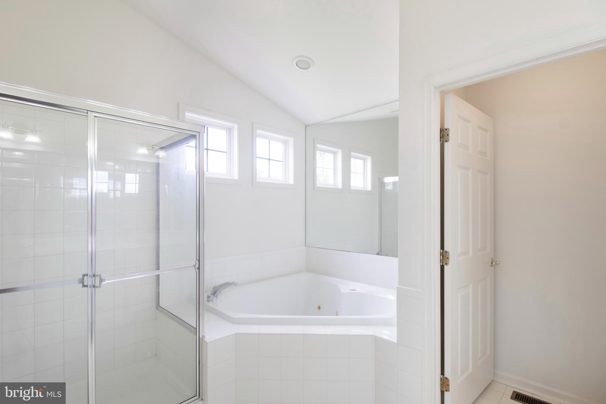 LOGANS RUN - Residential