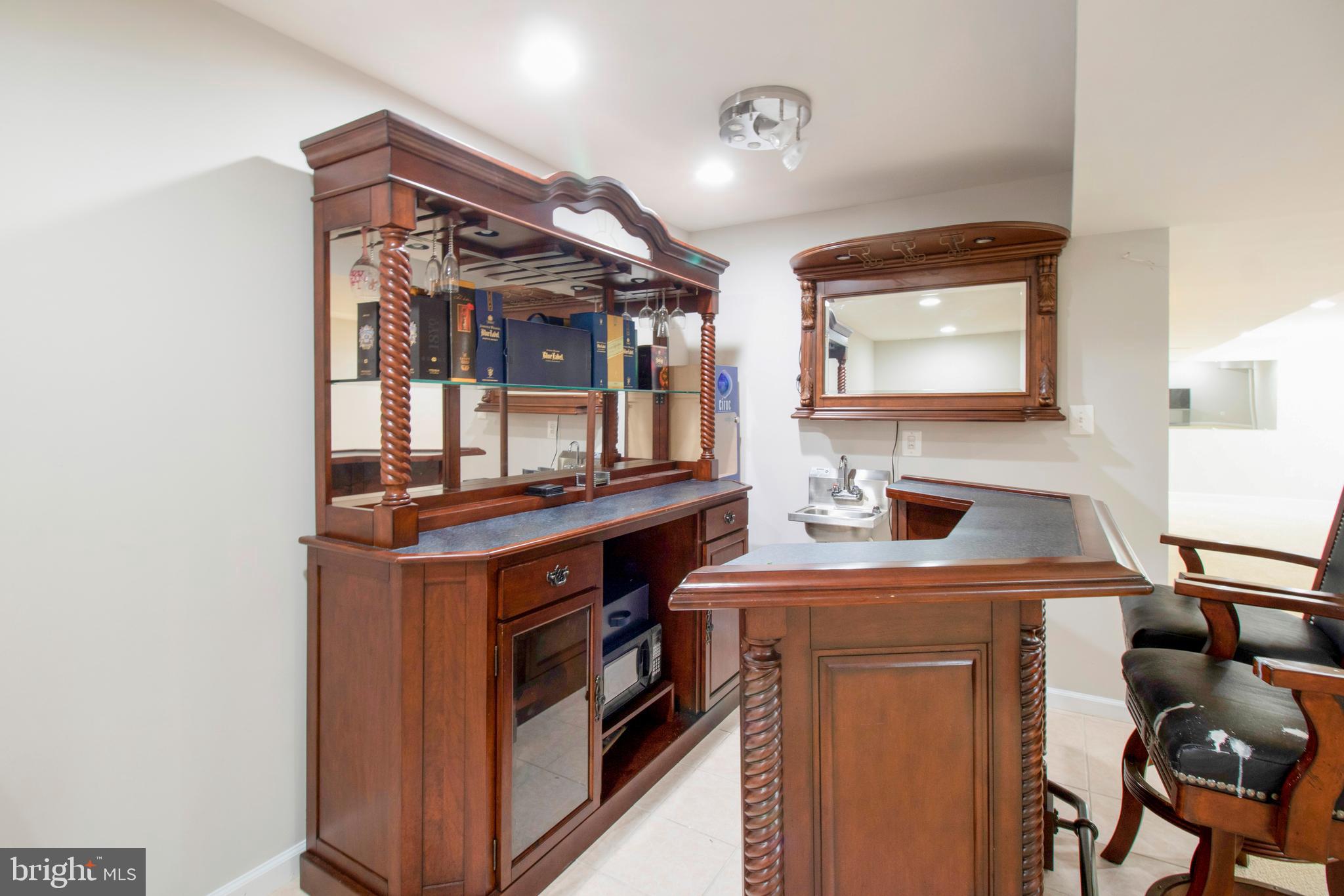 LOGANS RUN - Residential