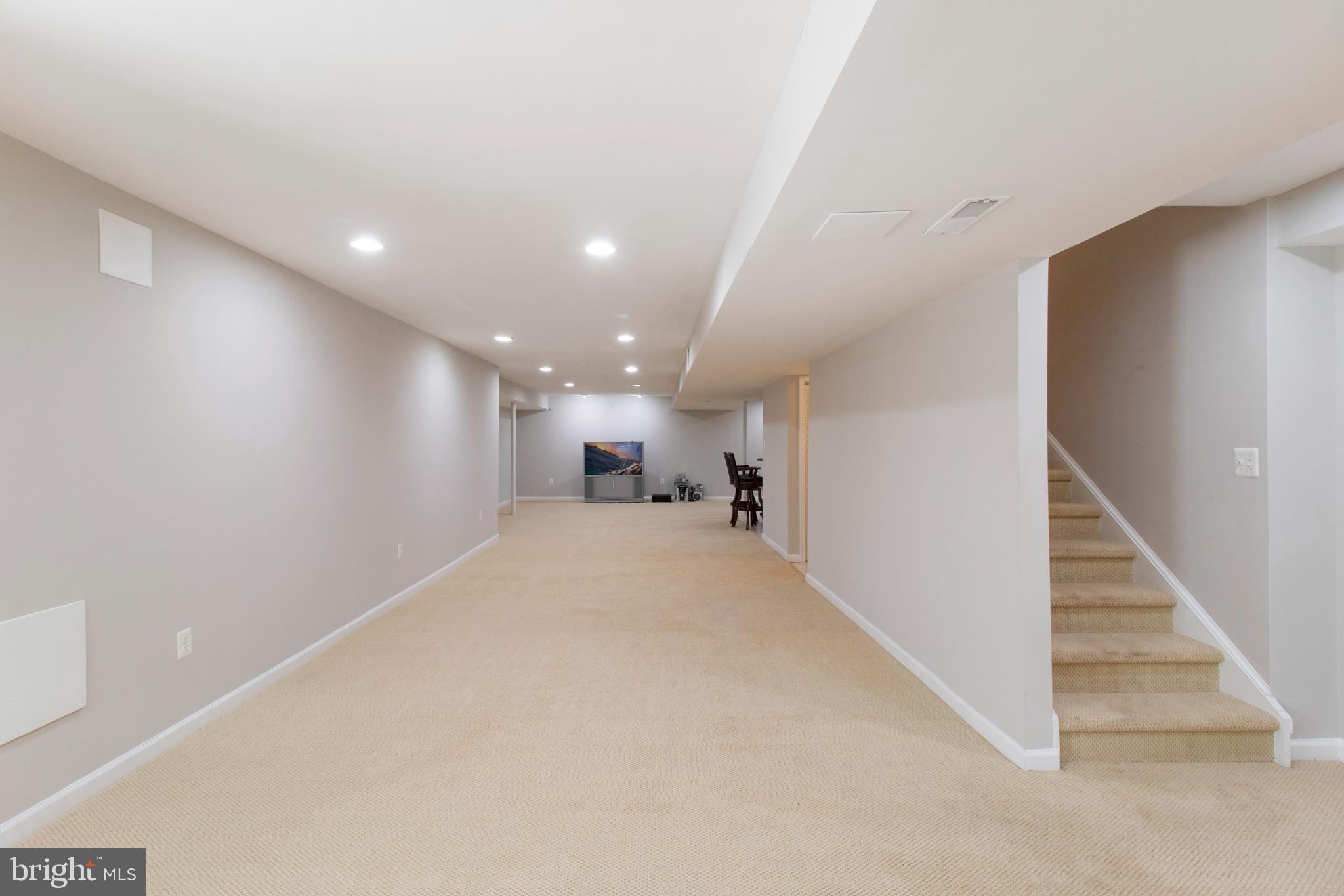 LOGANS RUN - Residential