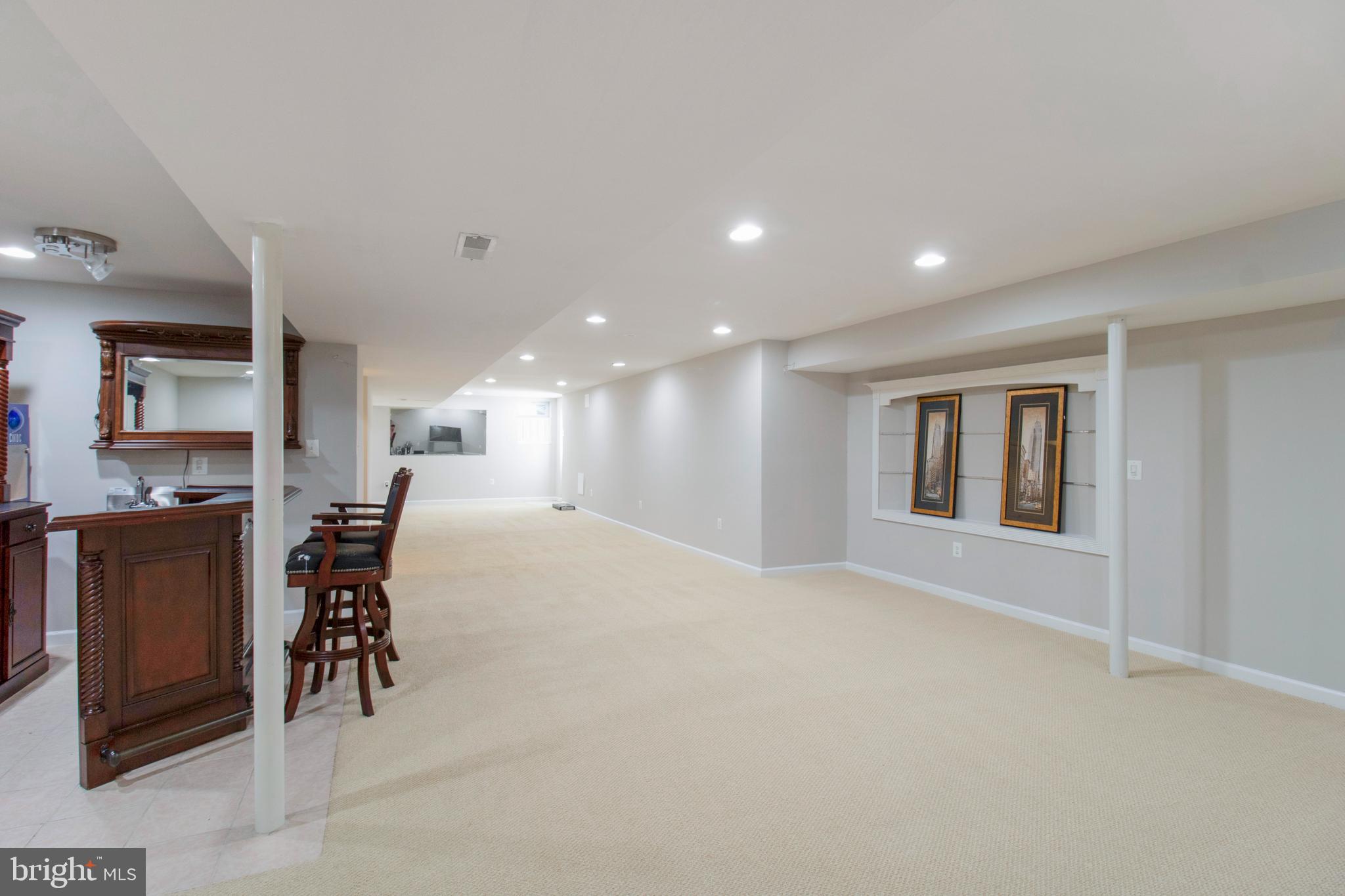 LOGANS RUN - Residential