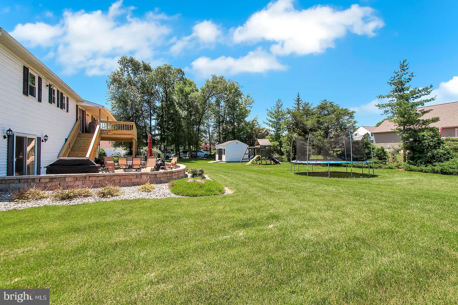 OUTDOOR COUNTRY CLUB - Residential