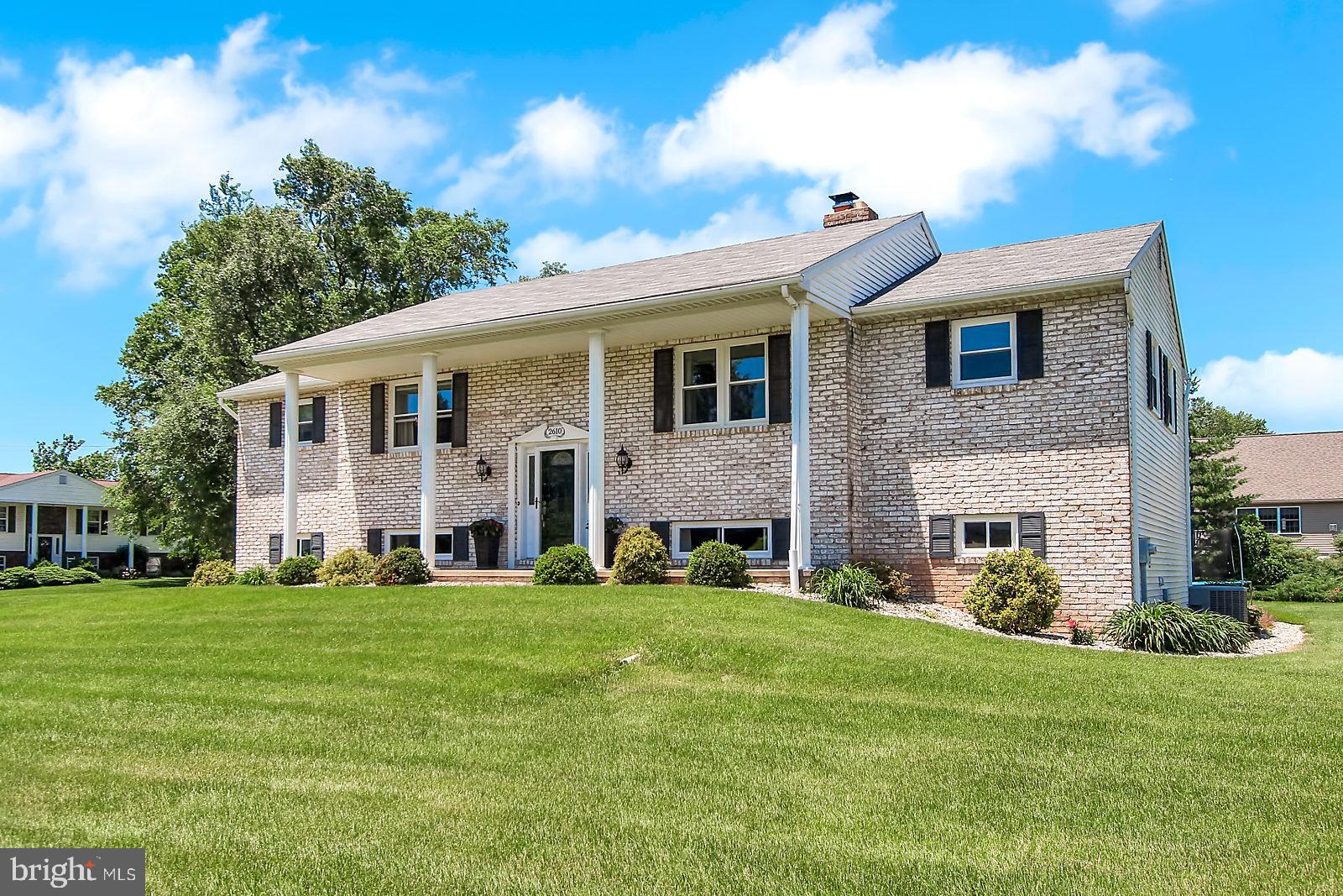OUTDOOR COUNTRY CLUB - Residential