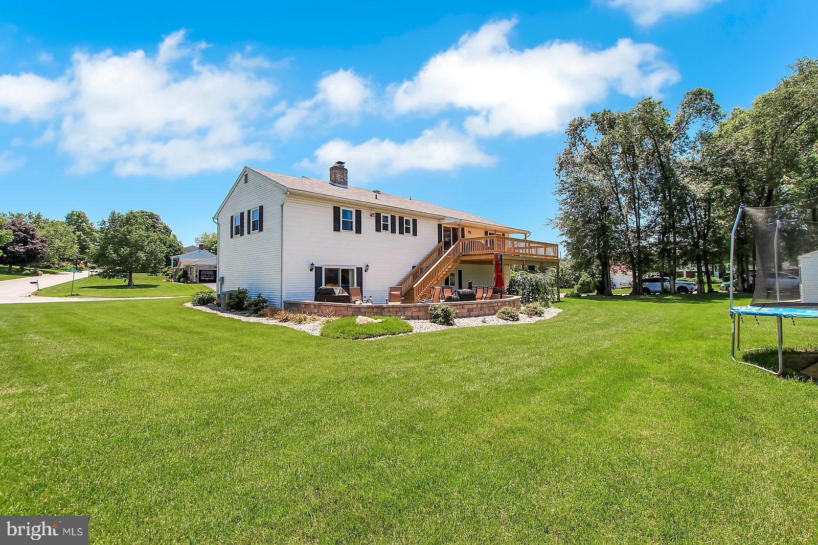 OUTDOOR COUNTRY CLUB - Residential