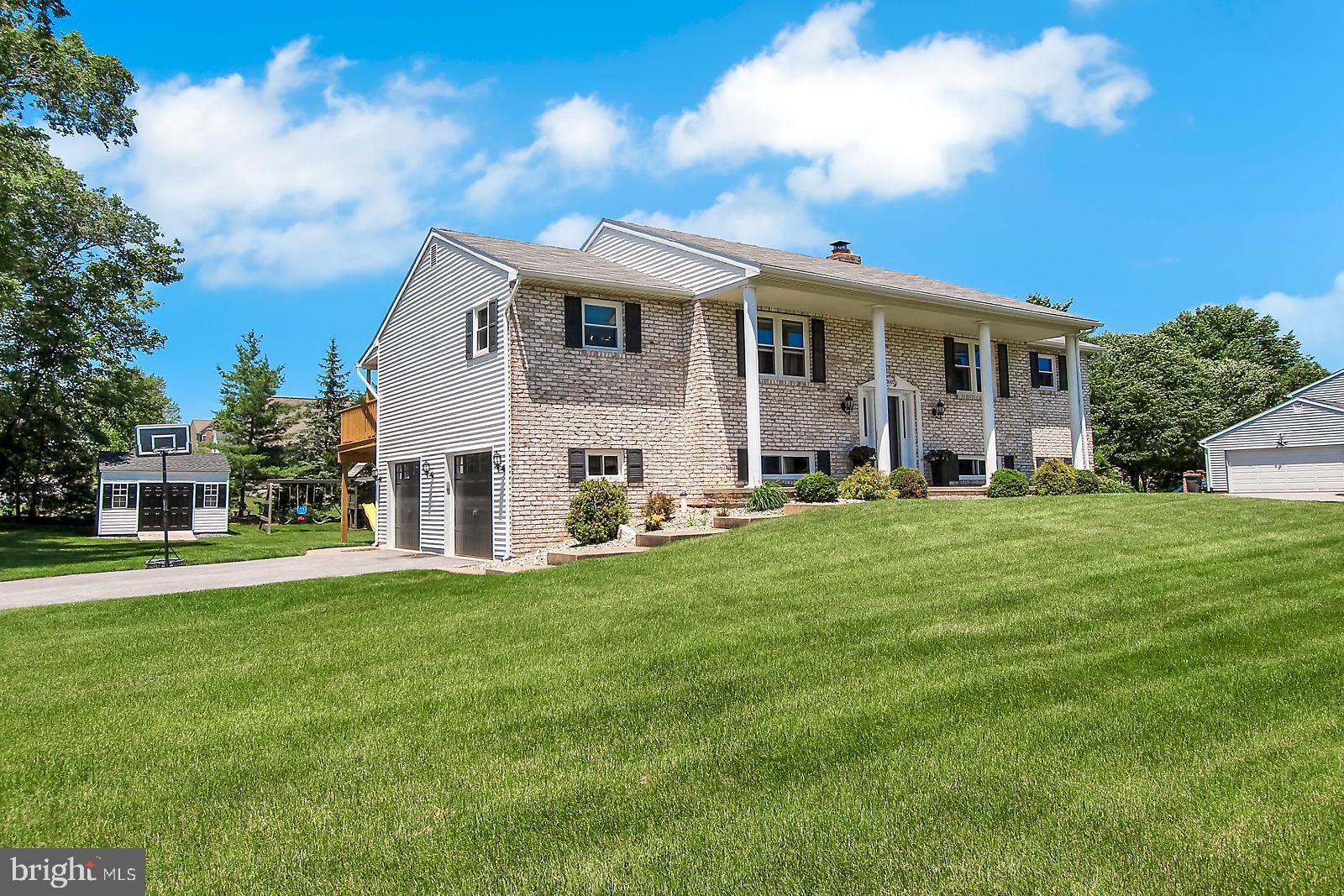 OUTDOOR COUNTRY CLUB - Residential
