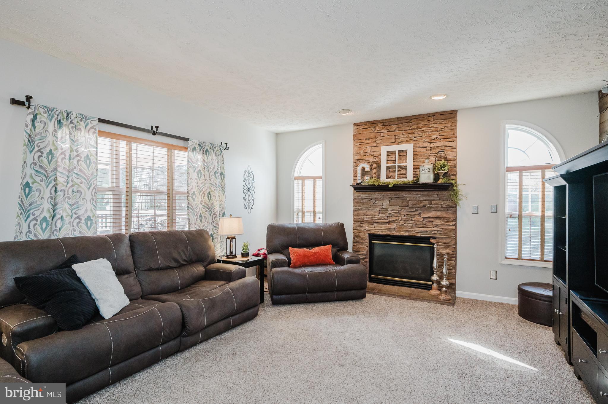 SADDLE RIDGE - Residential