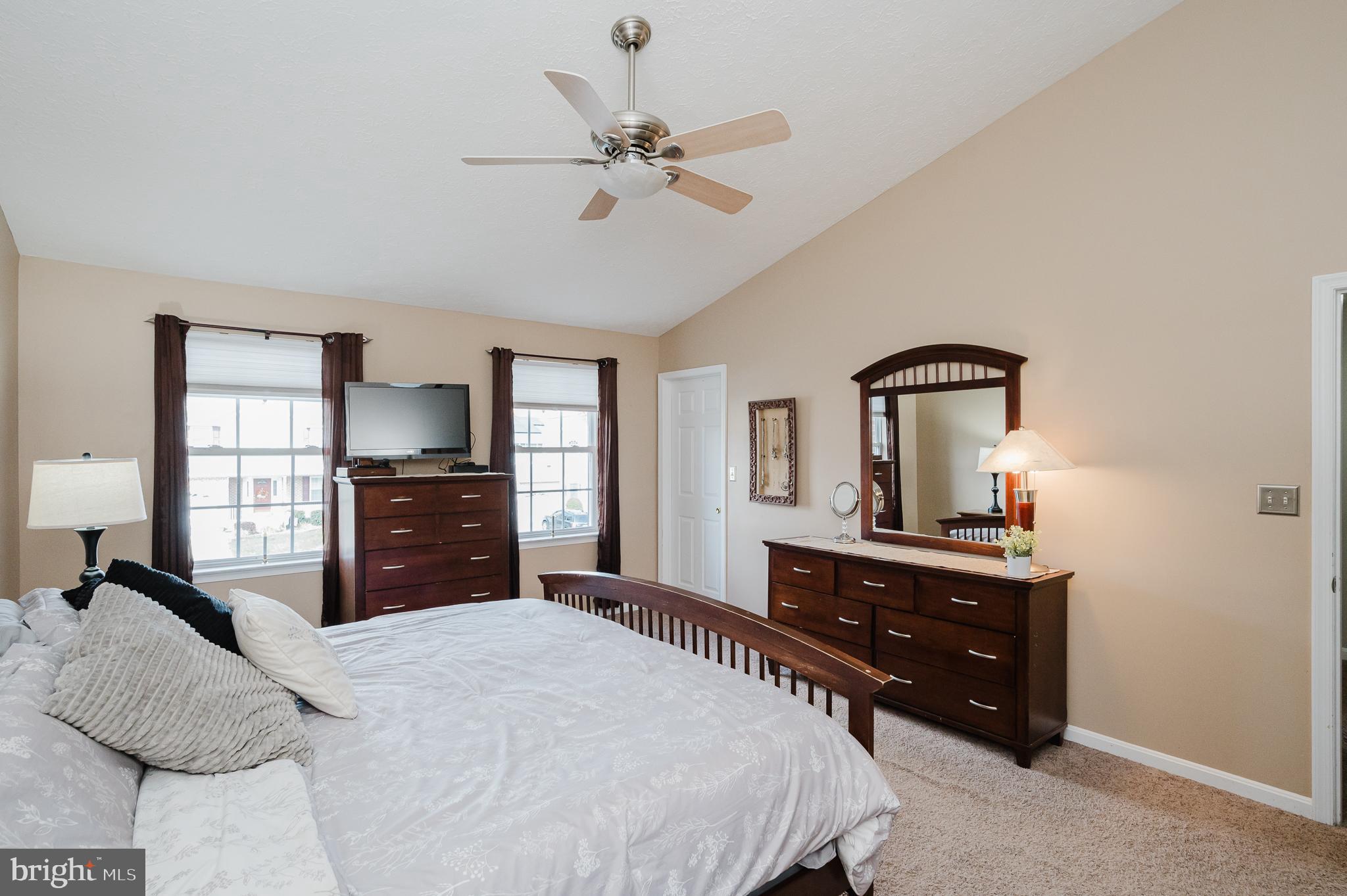 SADDLE RIDGE - Residential