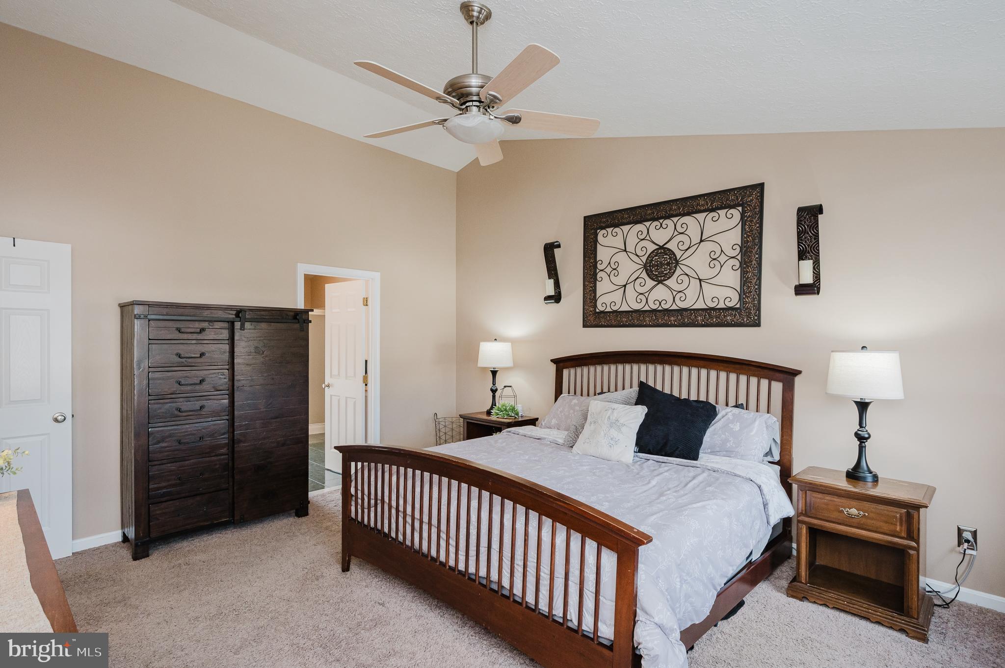 SADDLE RIDGE - Residential