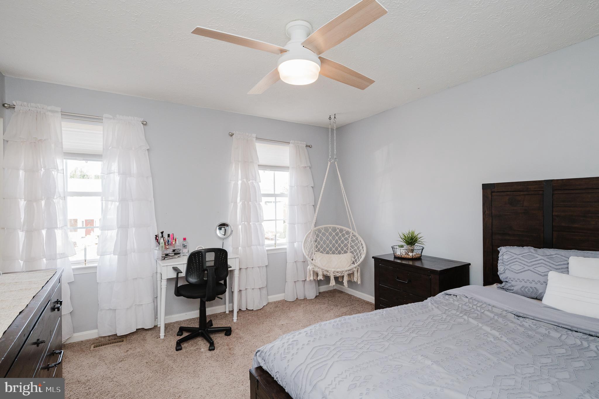 SADDLE RIDGE - Residential