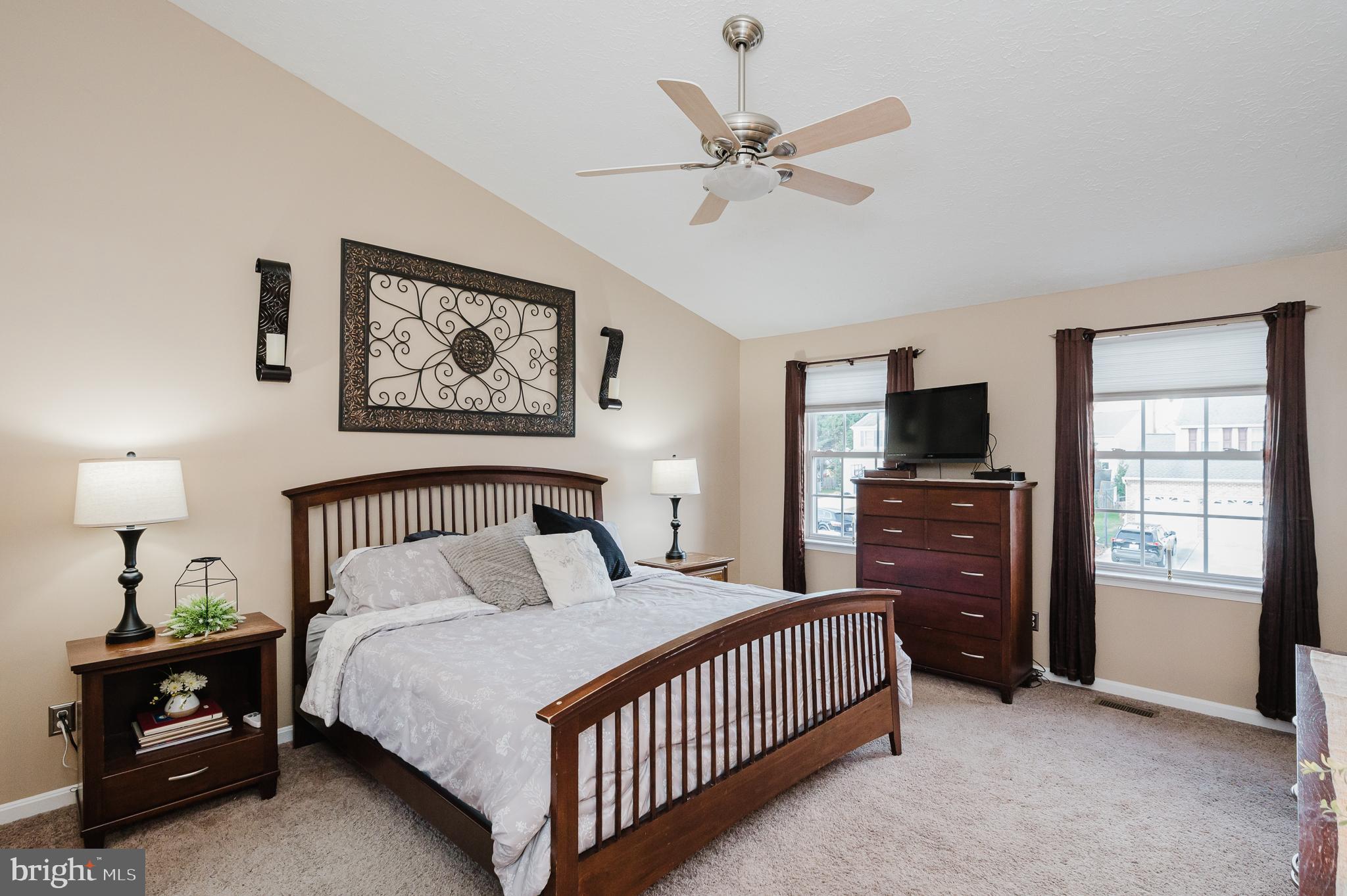 SADDLE RIDGE - Residential