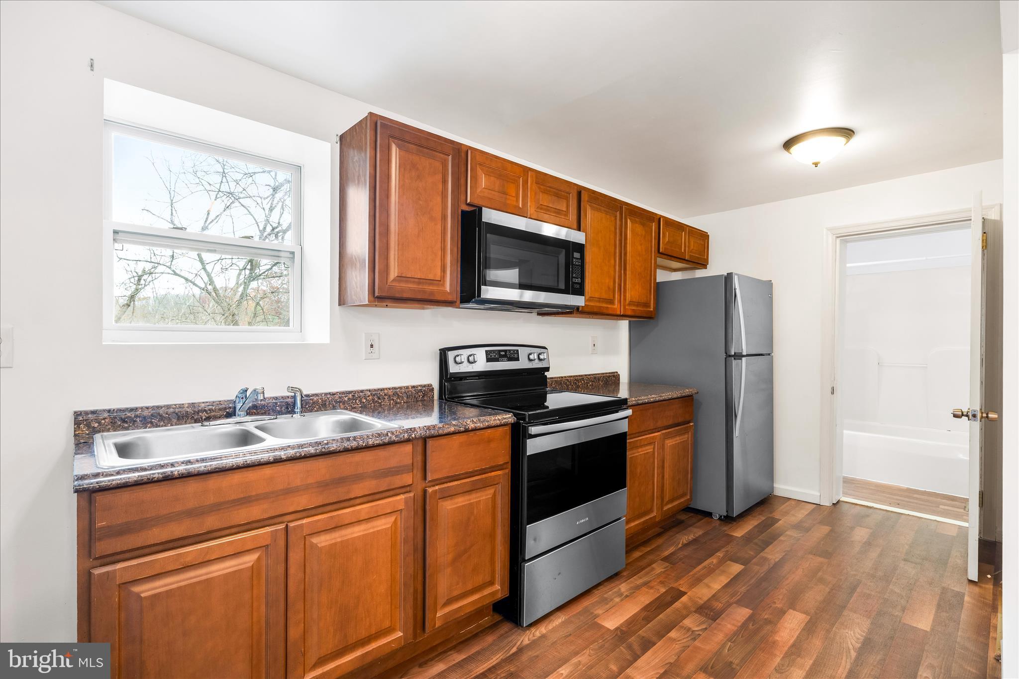 FLAG MARSH HEIGHTS - Residential Lease