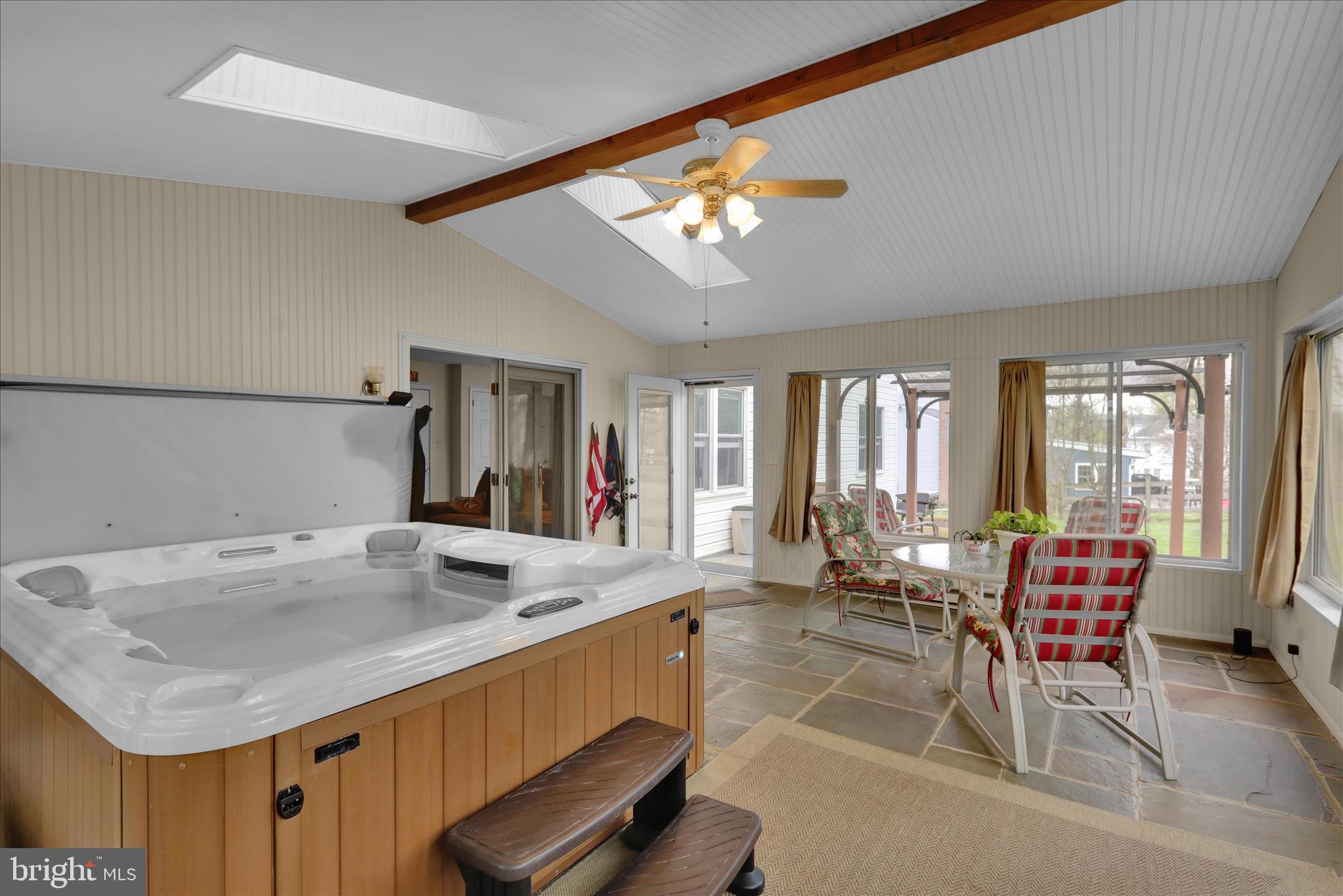 AMITY GARDENS - Residential