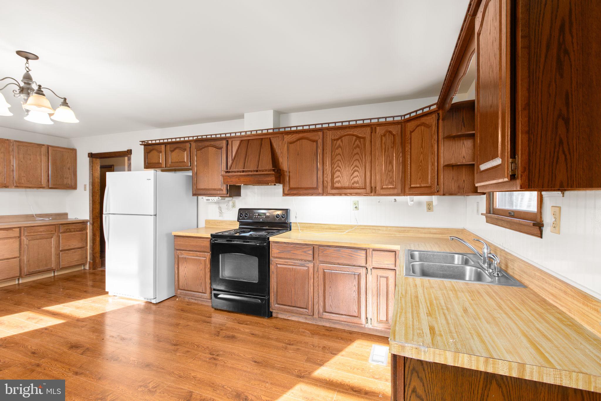 SHEPPERDS GROVE - Residential