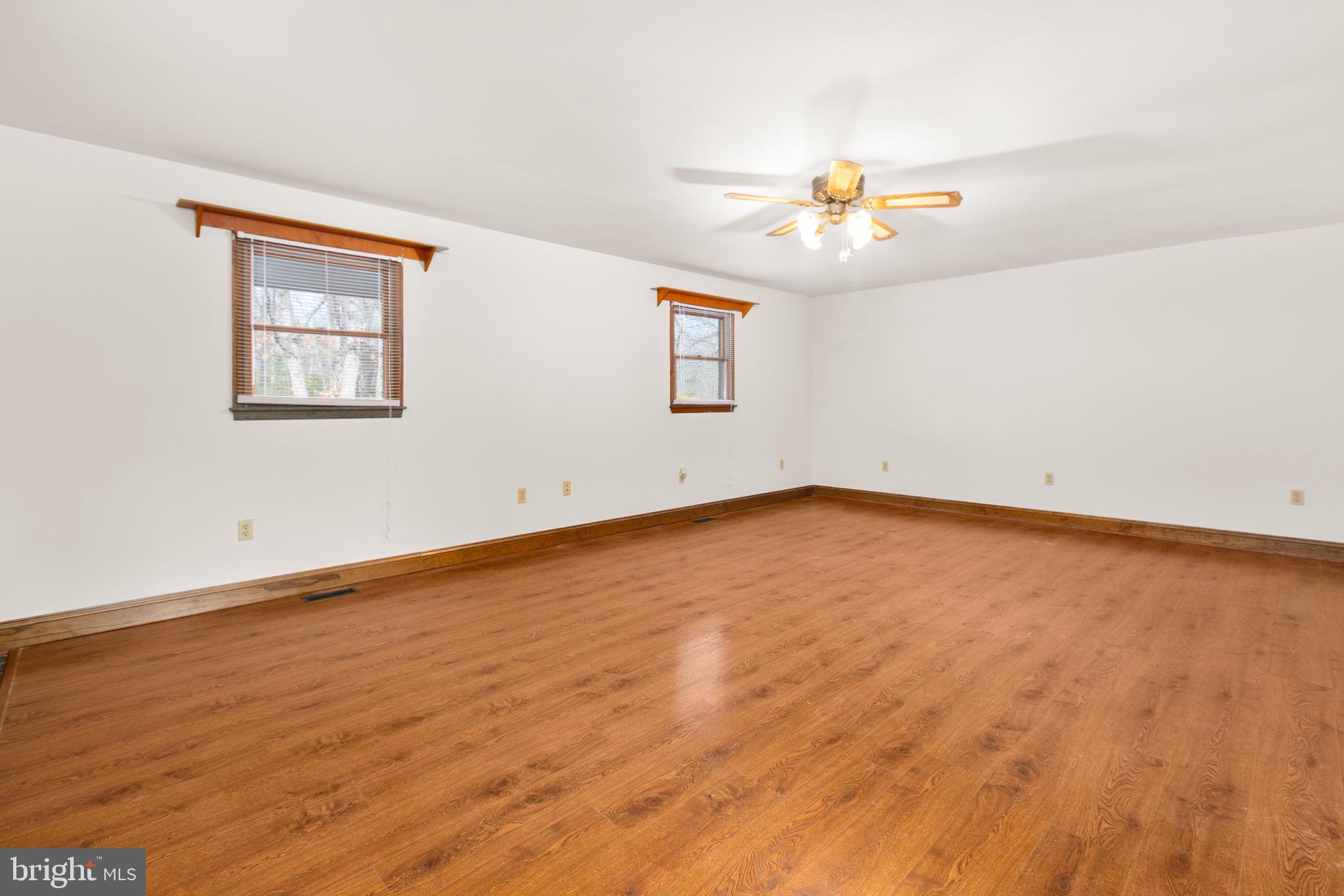 SHEPPERDS GROVE - Residential