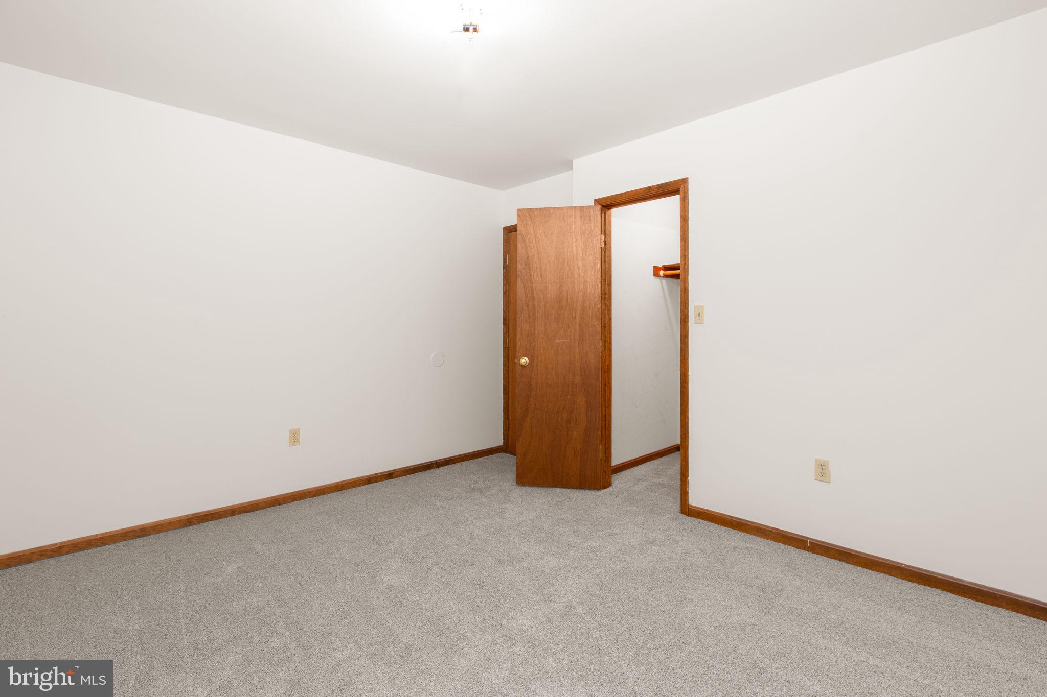 SHEPPERDS GROVE - Residential