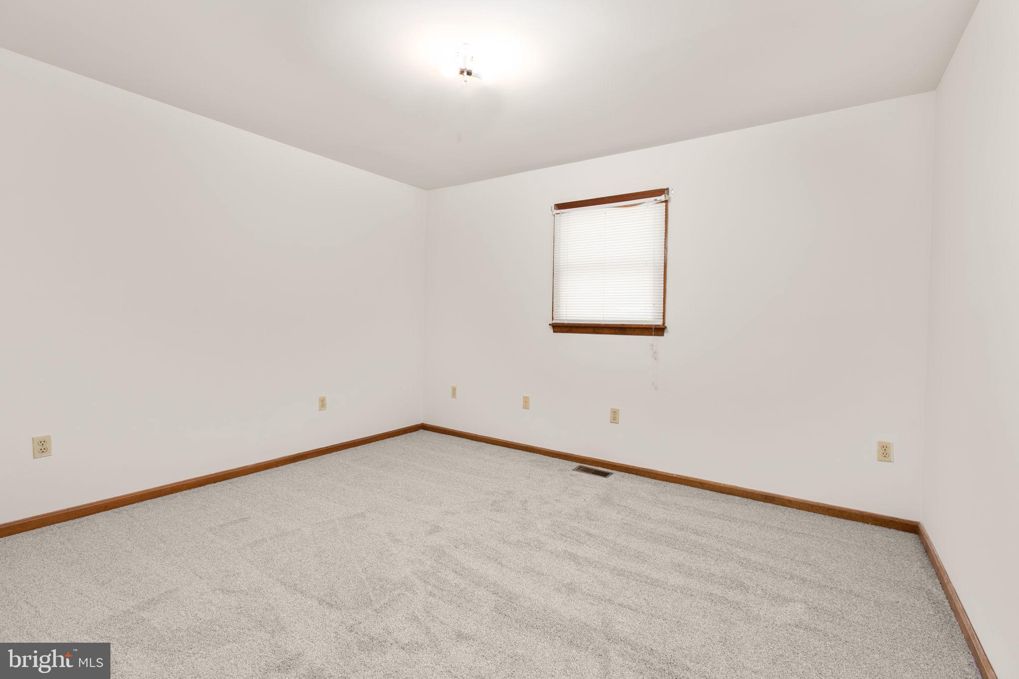 SHEPPERDS GROVE - Residential