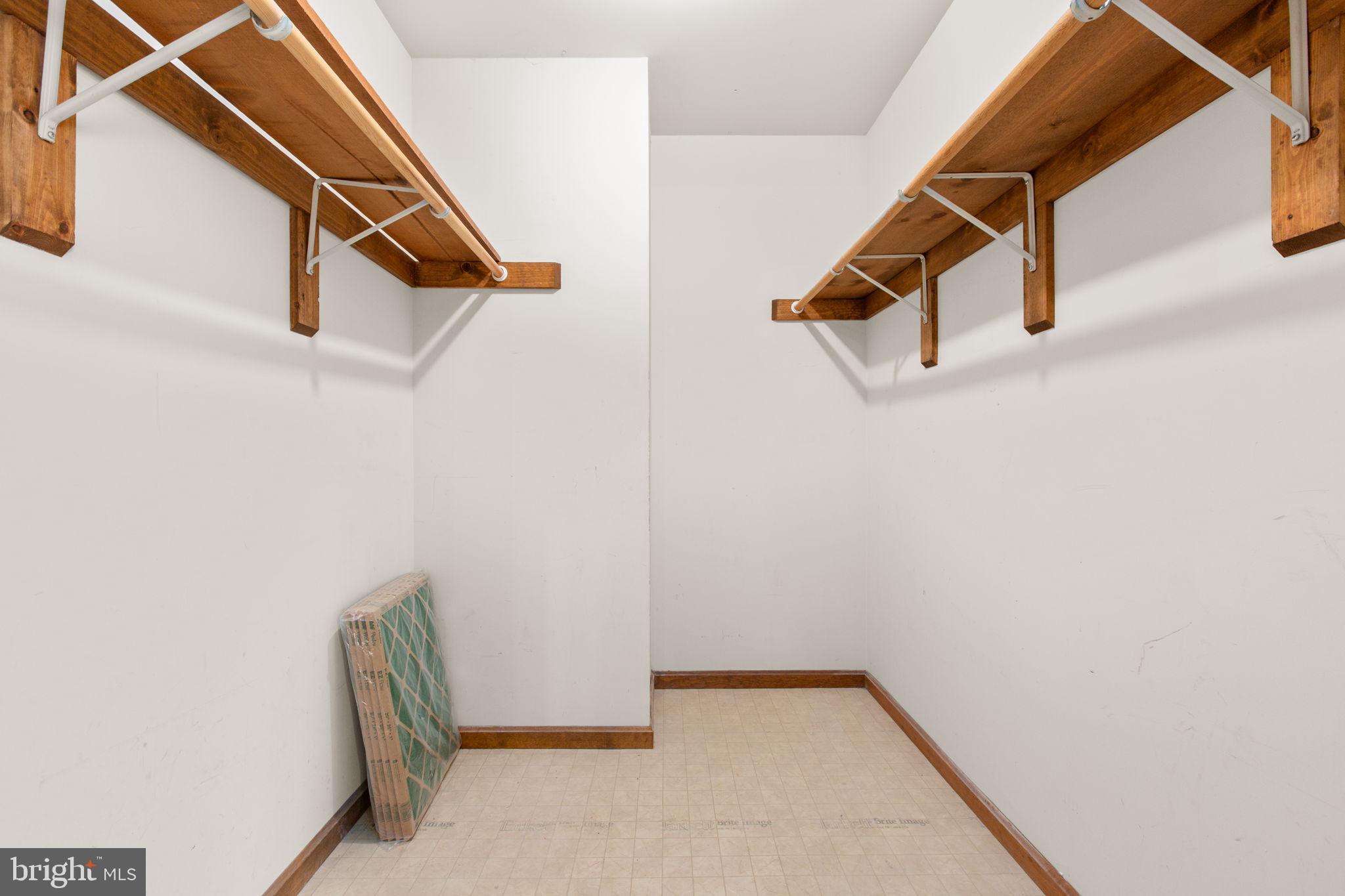 SHEPPERDS GROVE - Residential