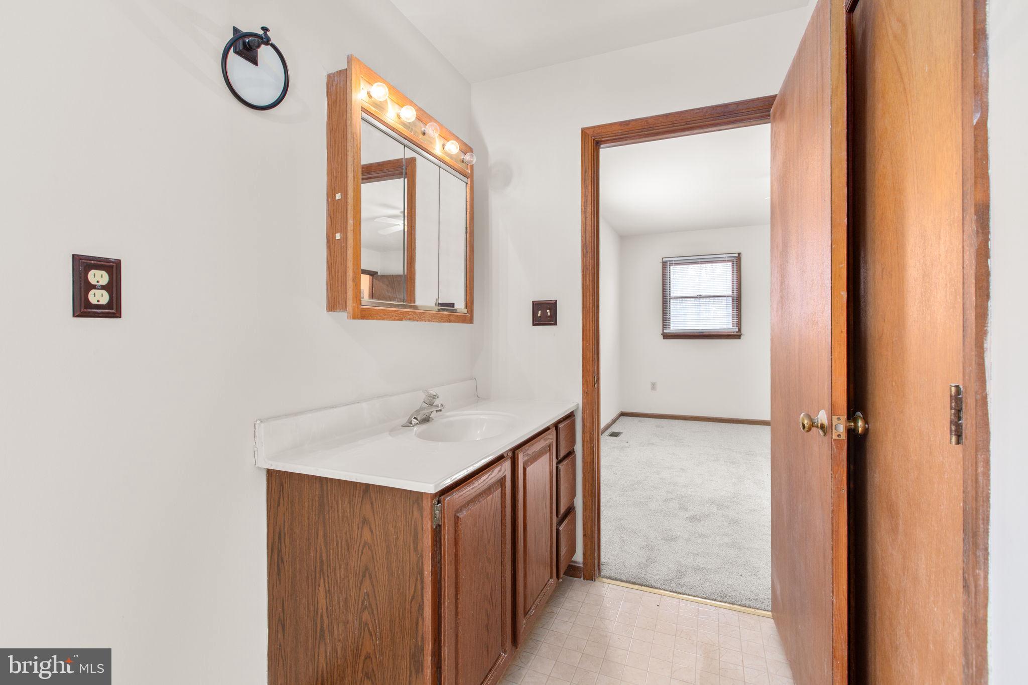 SHEPPERDS GROVE - Residential