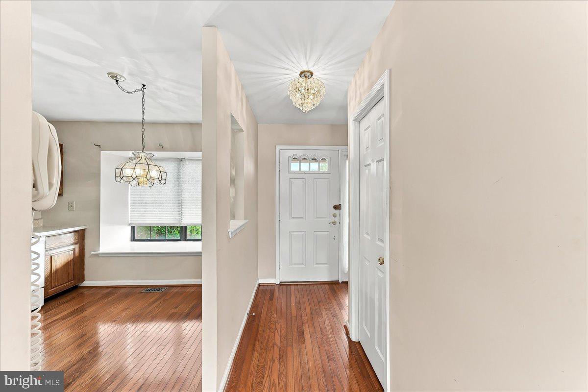 2114 YORKTOWN N