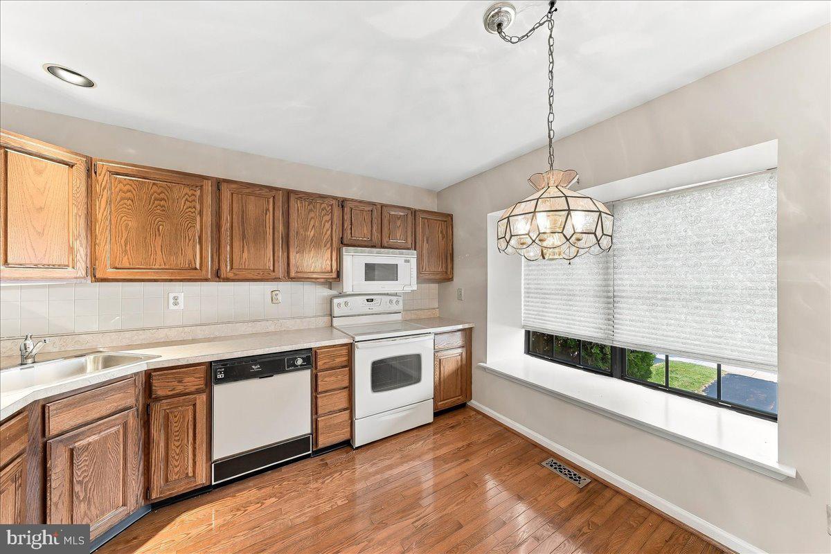 2114 YORKTOWN N