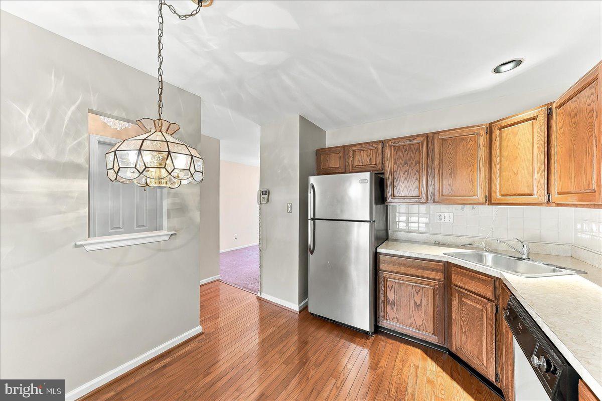 2114 YORKTOWN N