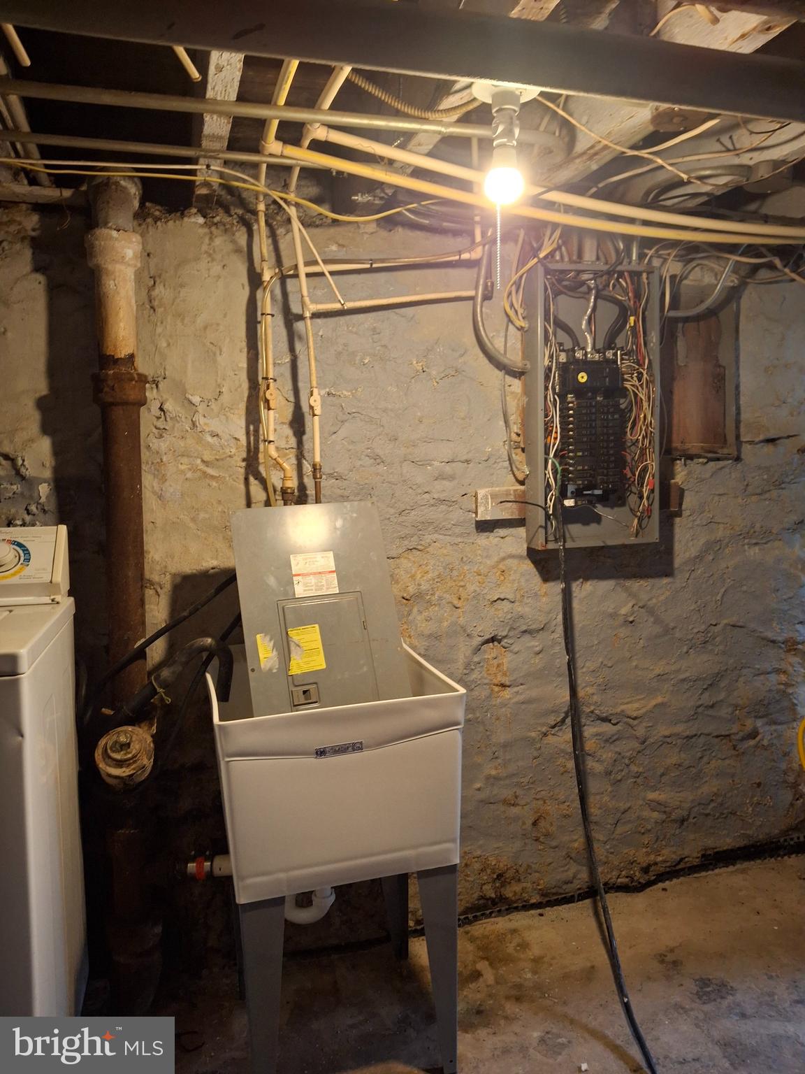 LAURAVILLE HISTORIC DISTRICT - Residential