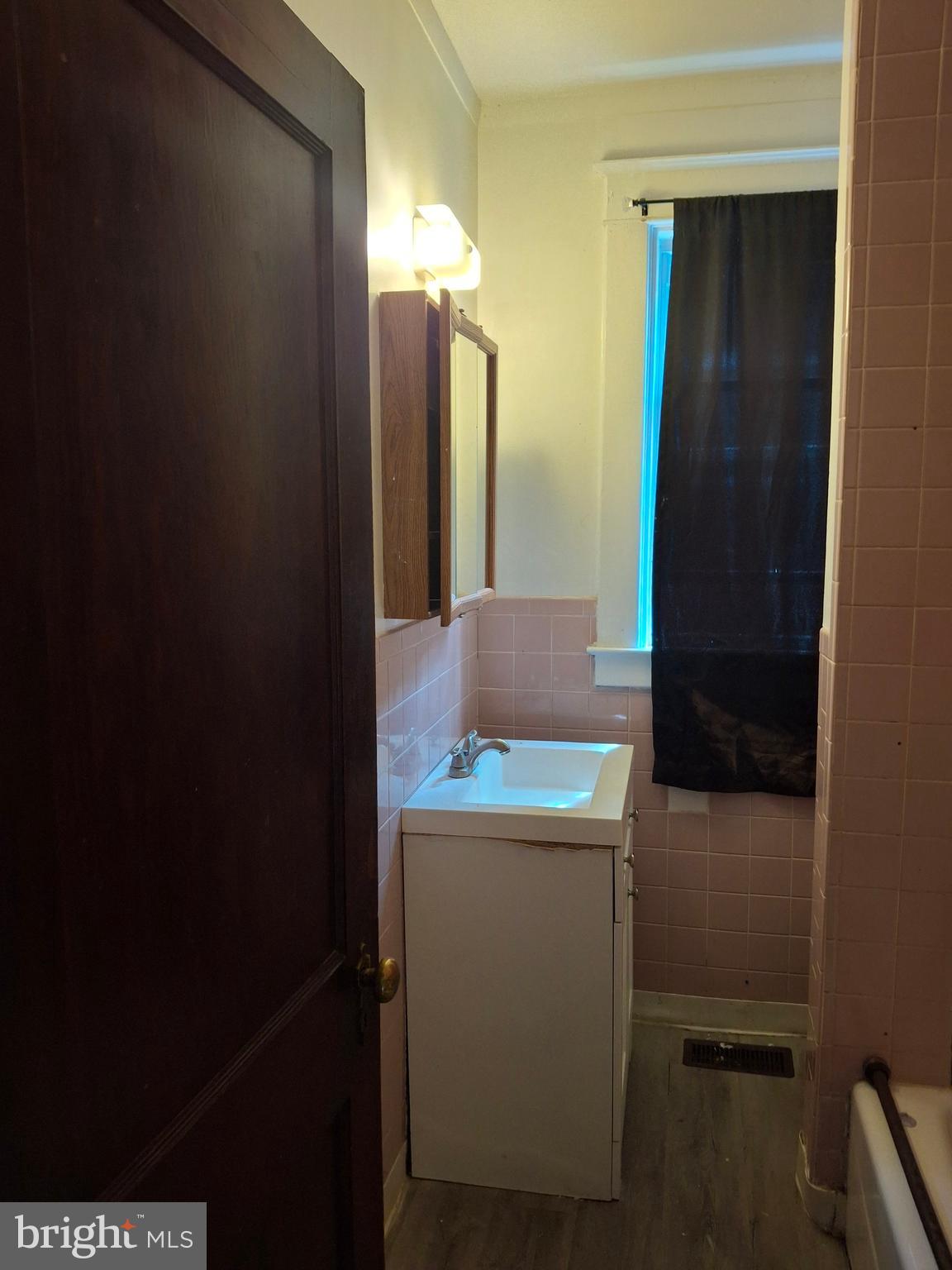 LAURAVILLE HISTORIC DISTRICT - Residential