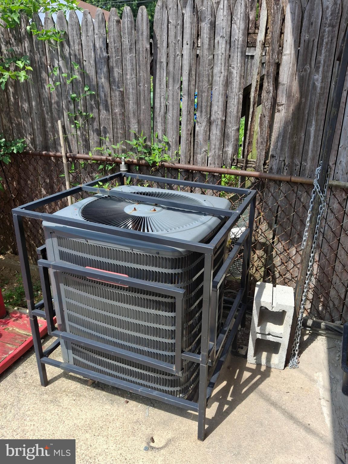 LAURAVILLE HISTORIC DISTRICT - Residential