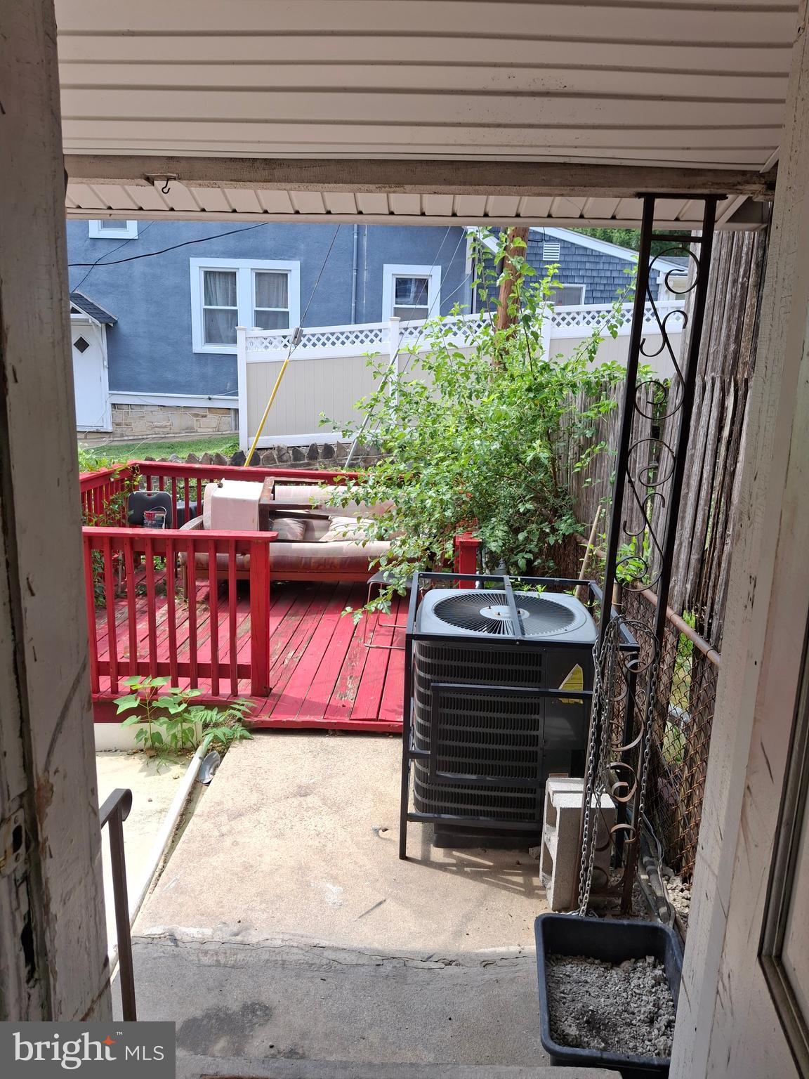 LAURAVILLE HISTORIC DISTRICT - Residential