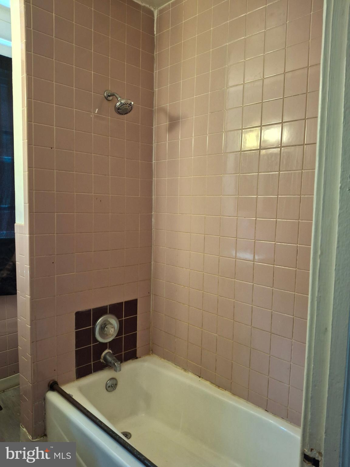 LAURAVILLE HISTORIC DISTRICT - Residential