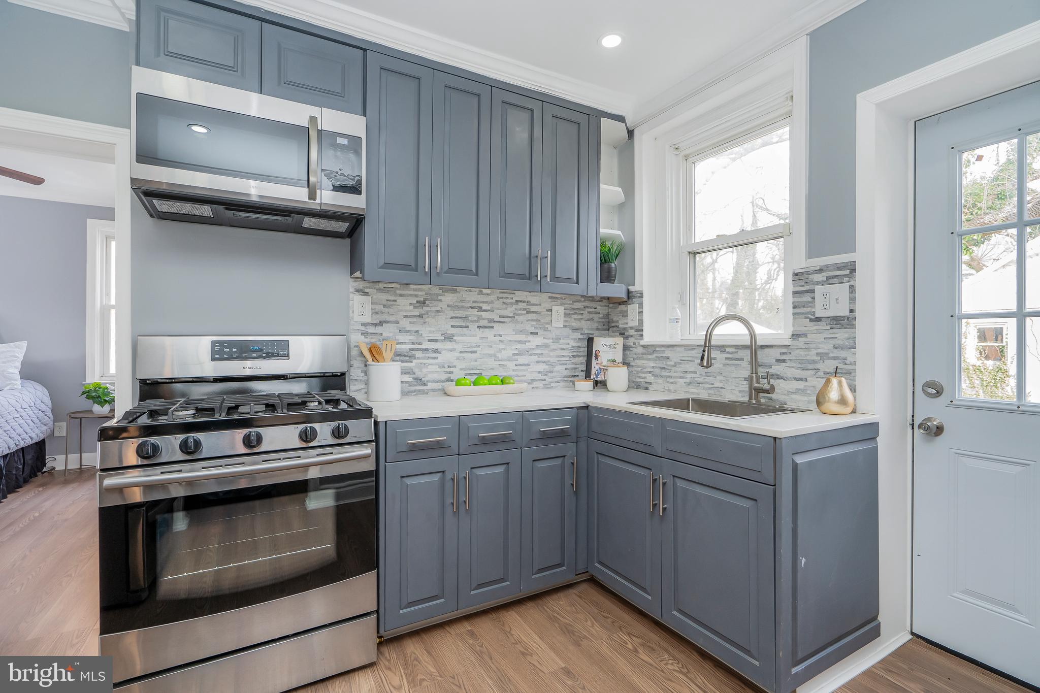 CHRISTOPHER - Residential