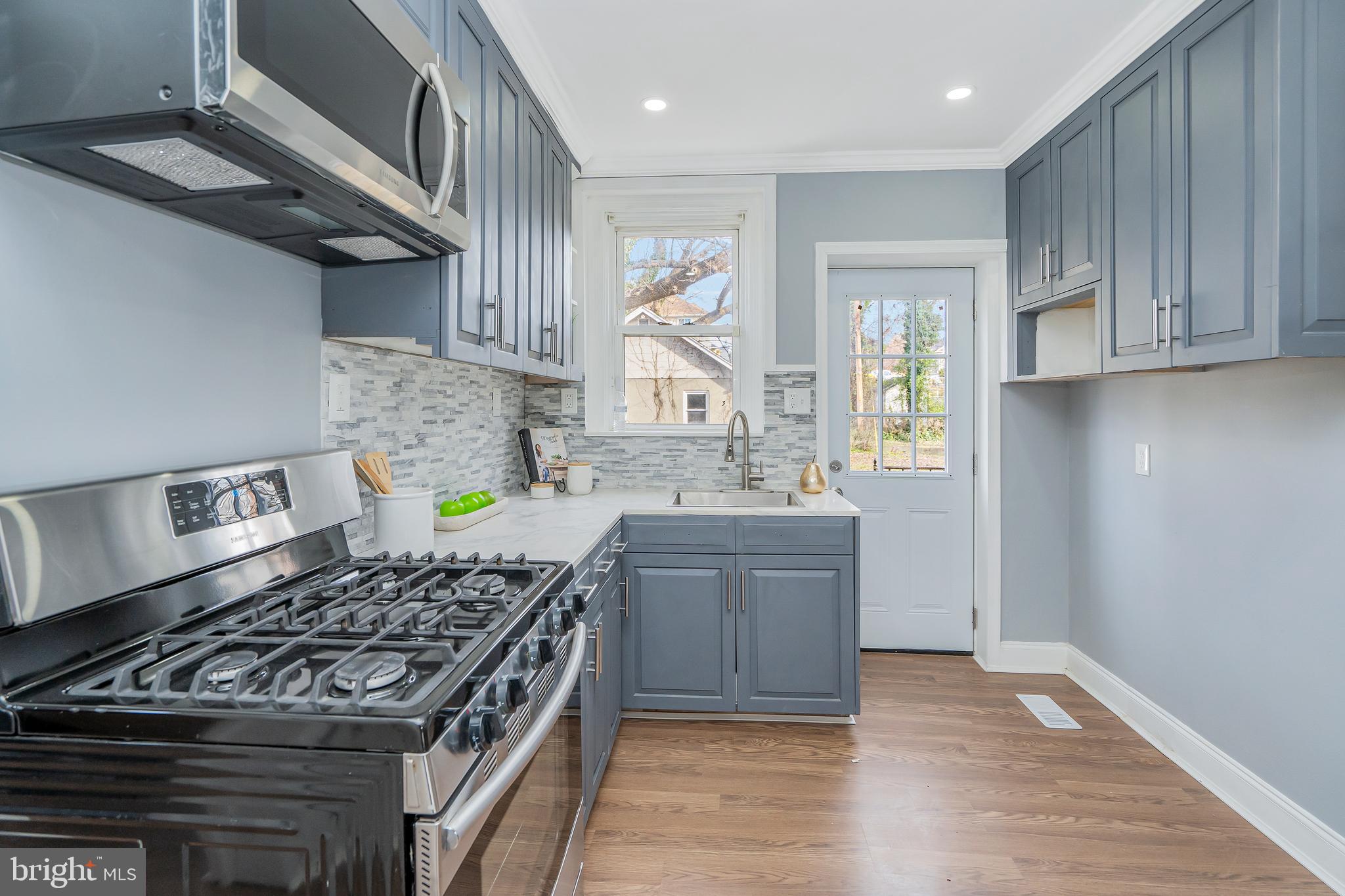 CHRISTOPHER - Residential