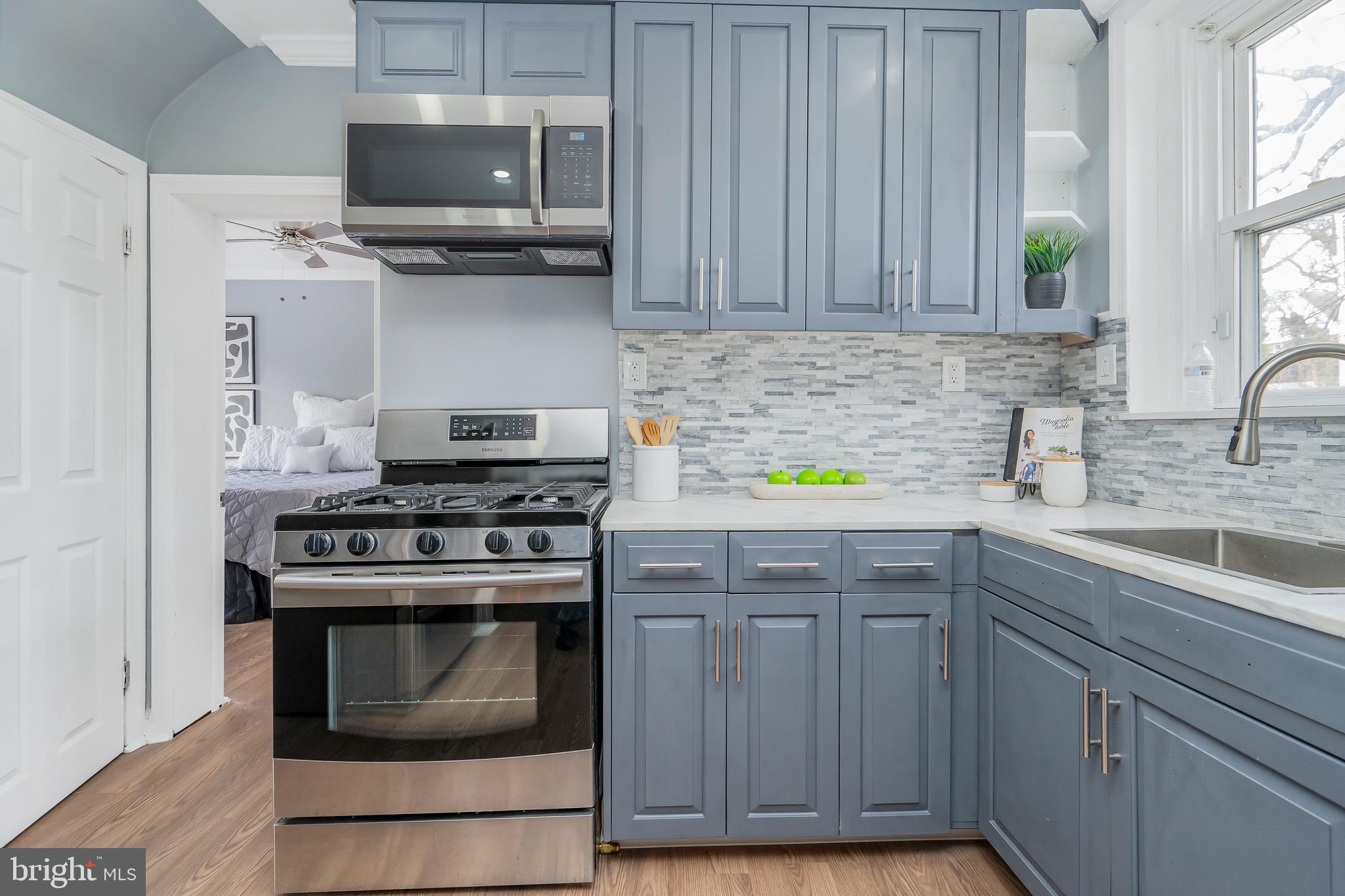 CHRISTOPHER - Residential