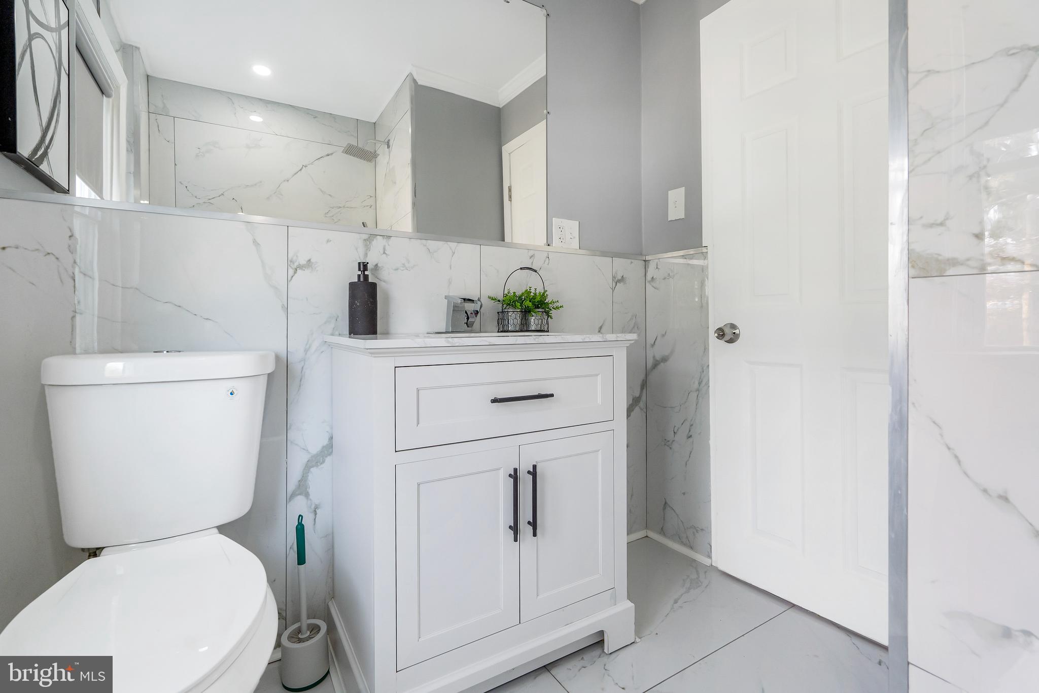 CHRISTOPHER - Residential