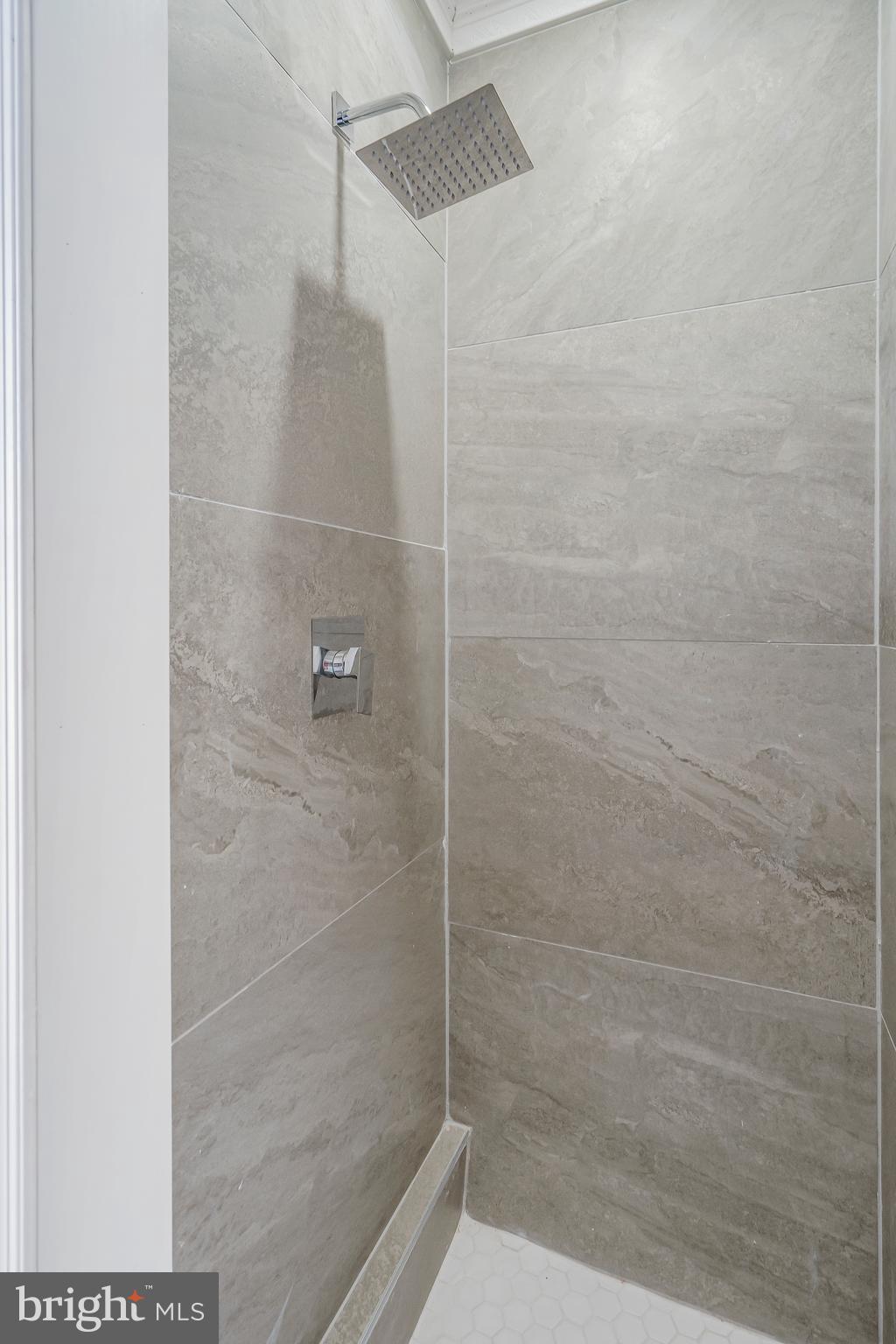 CHRISTOPHER - Residential