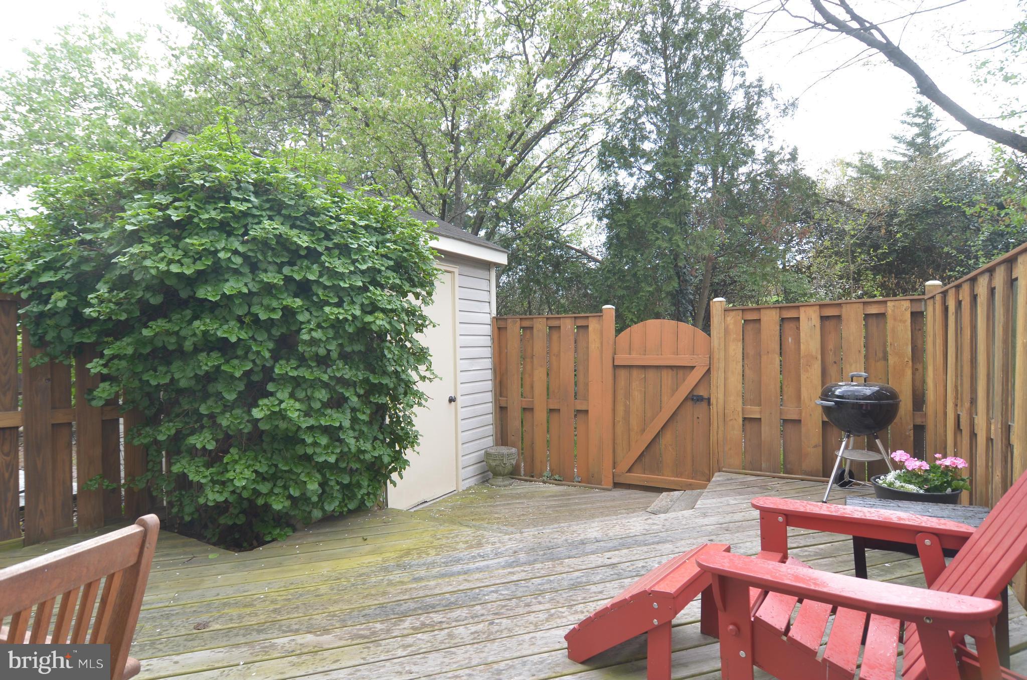 PINECREST - Residential