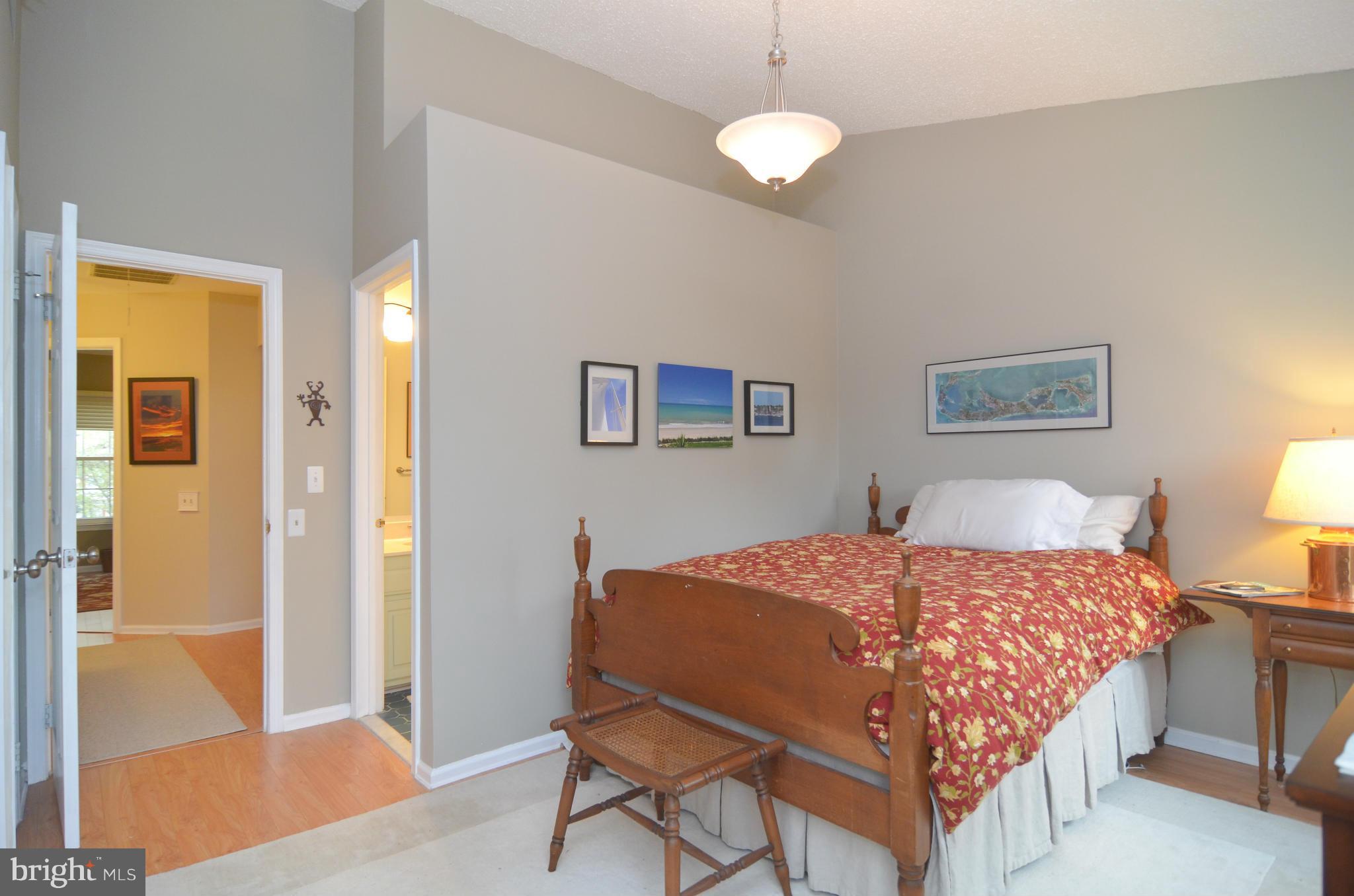 PINECREST - Residential