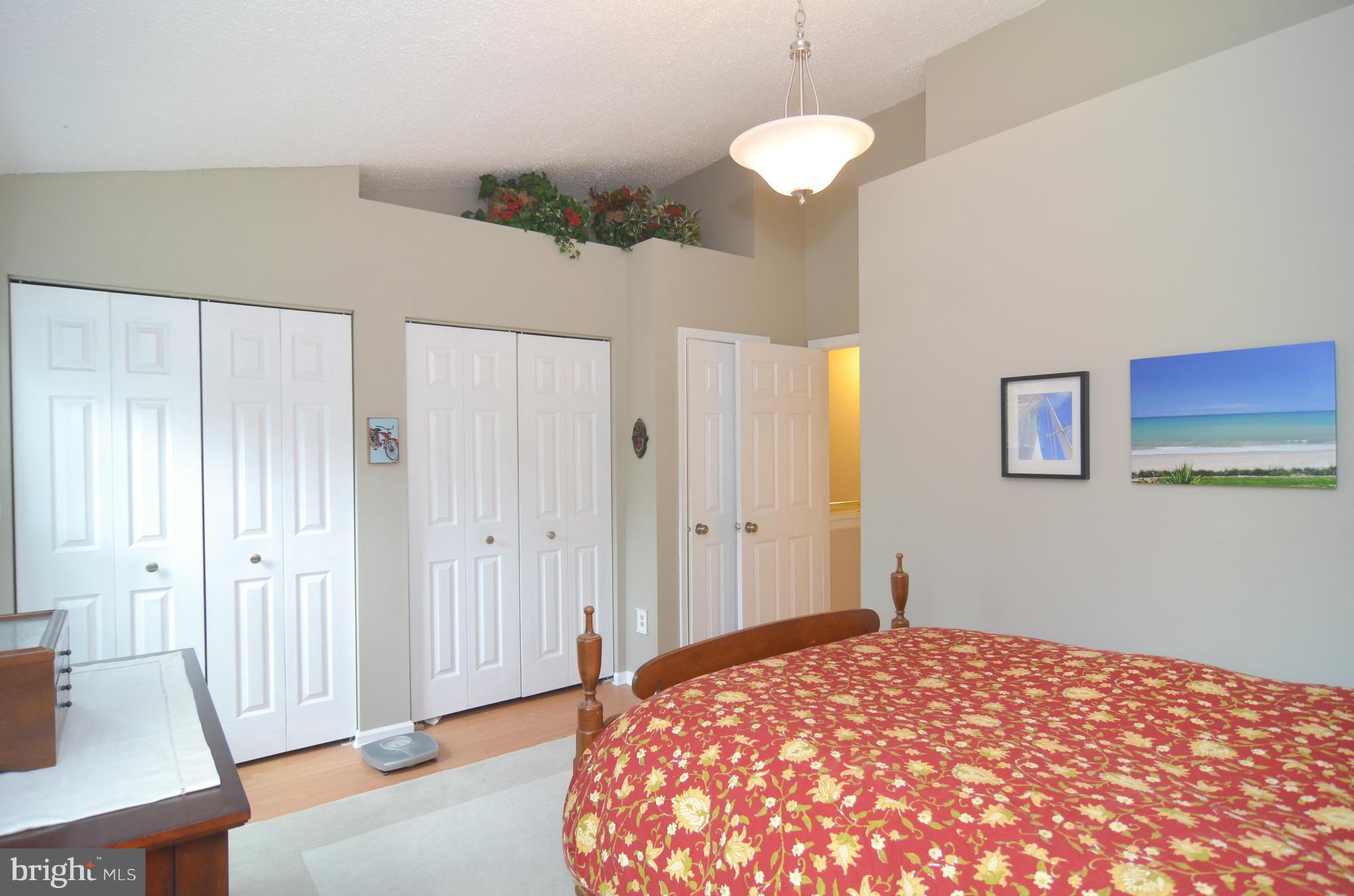 PINECREST - Residential