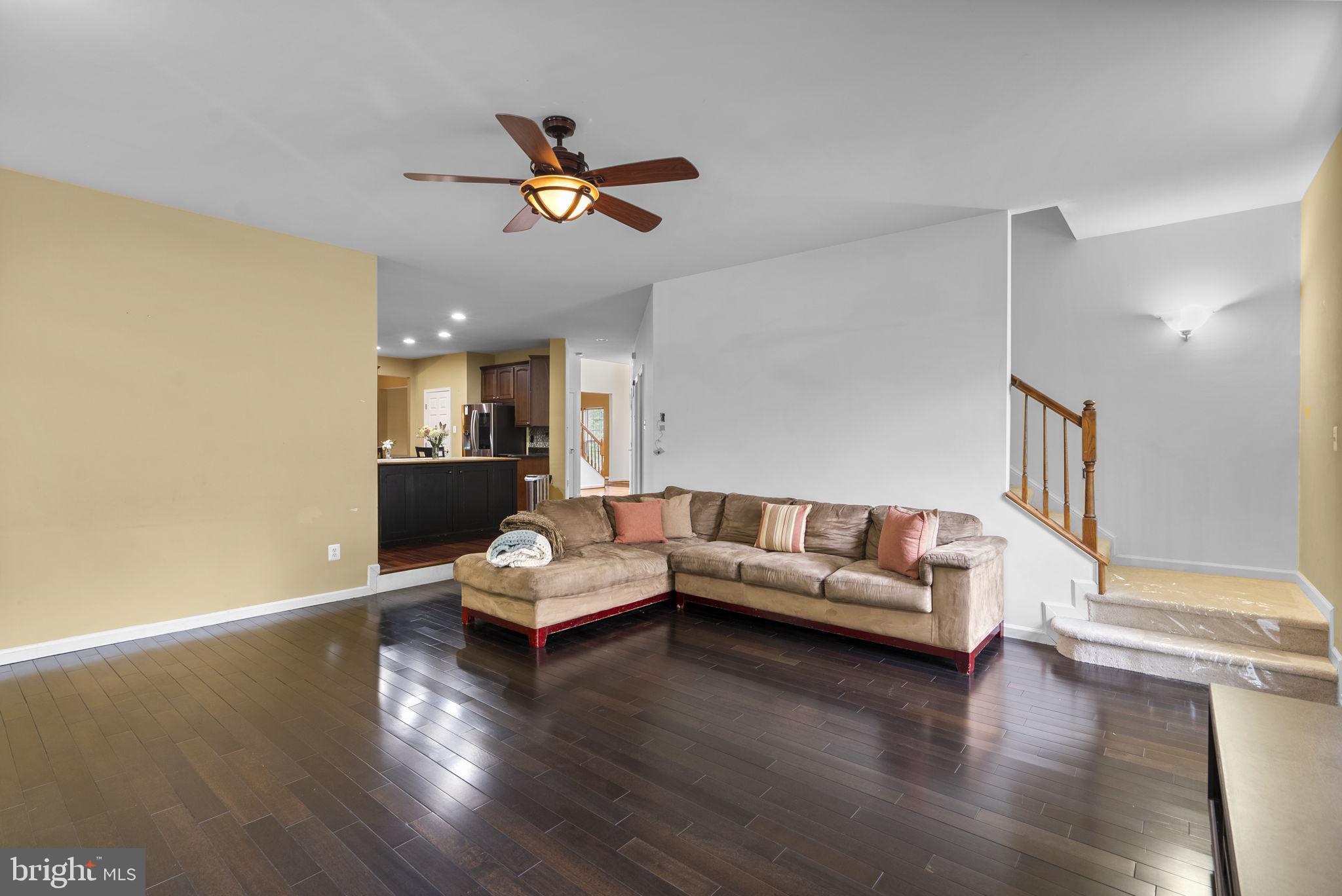 JASMYN WOODS - Residential