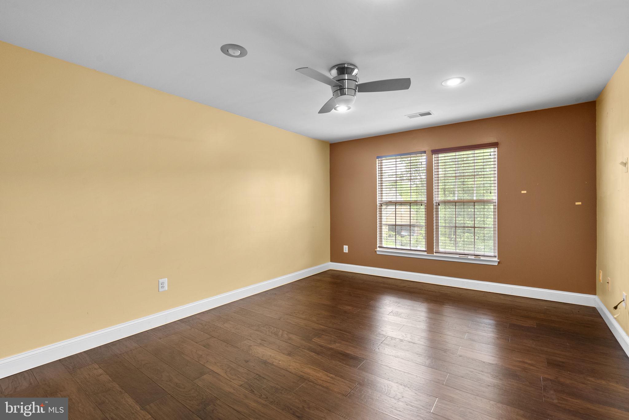 JASMYN WOODS - Residential